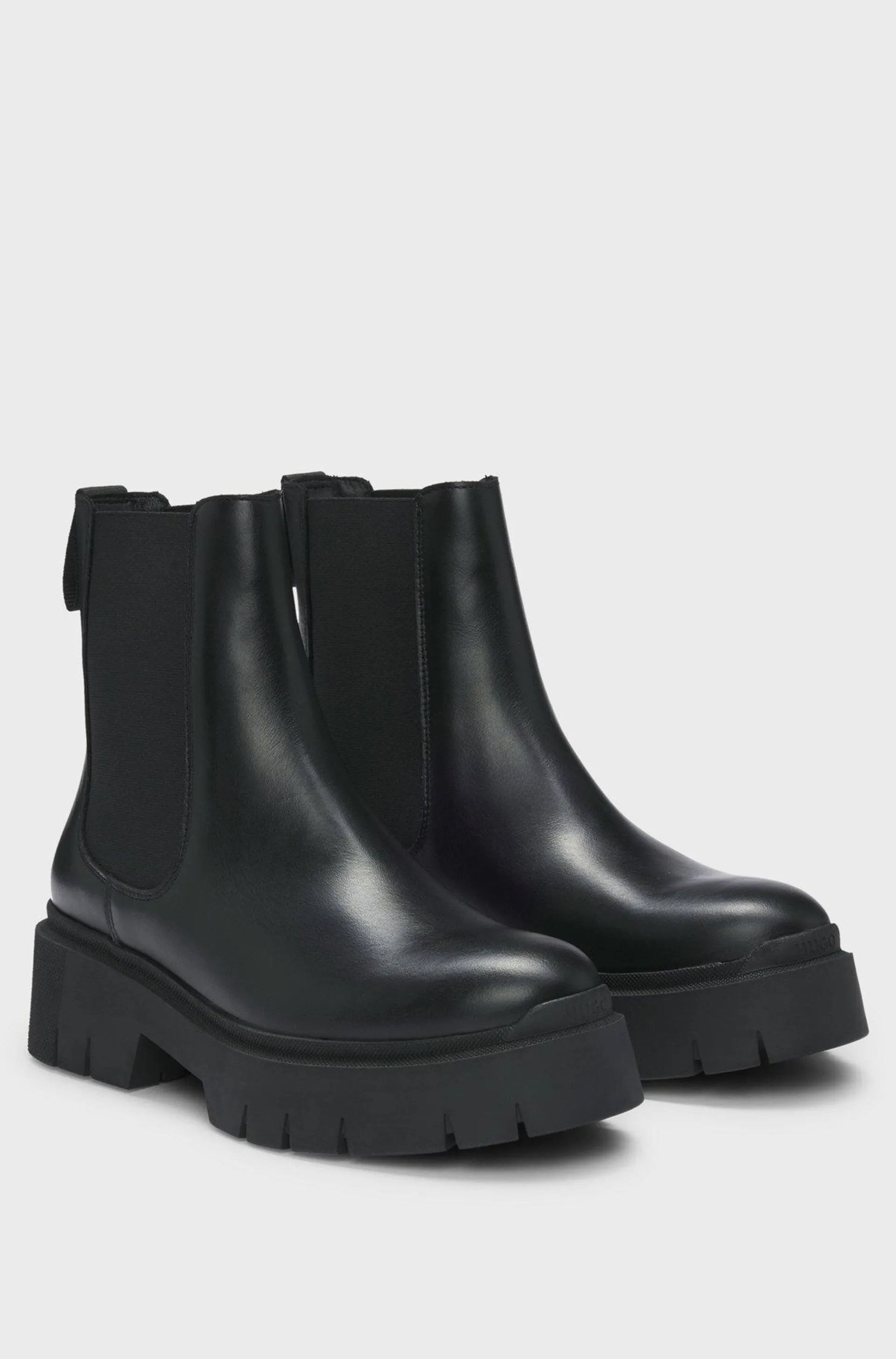 Leather Chelsea boots with chunky outsole