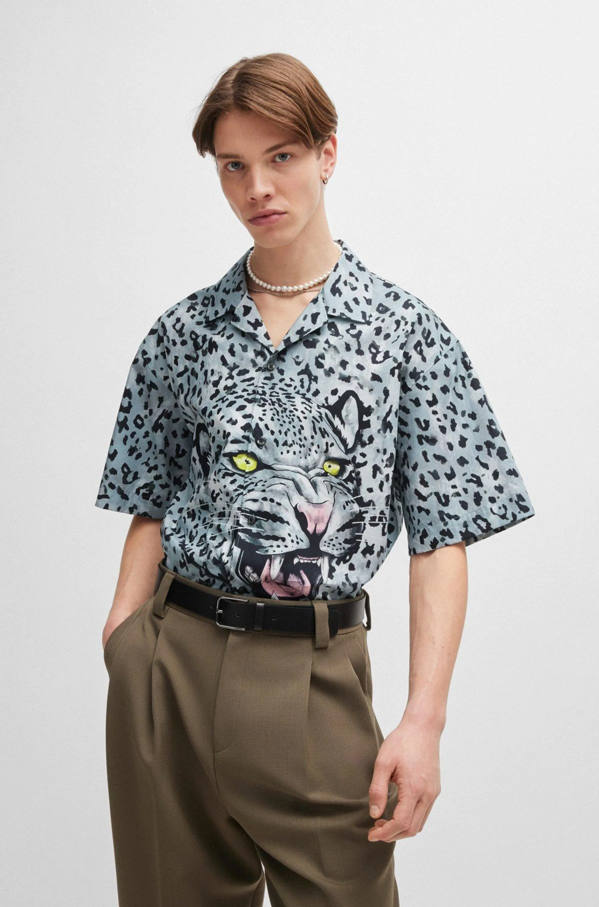 Oversized short-sleeved shirt in animal-print cotton