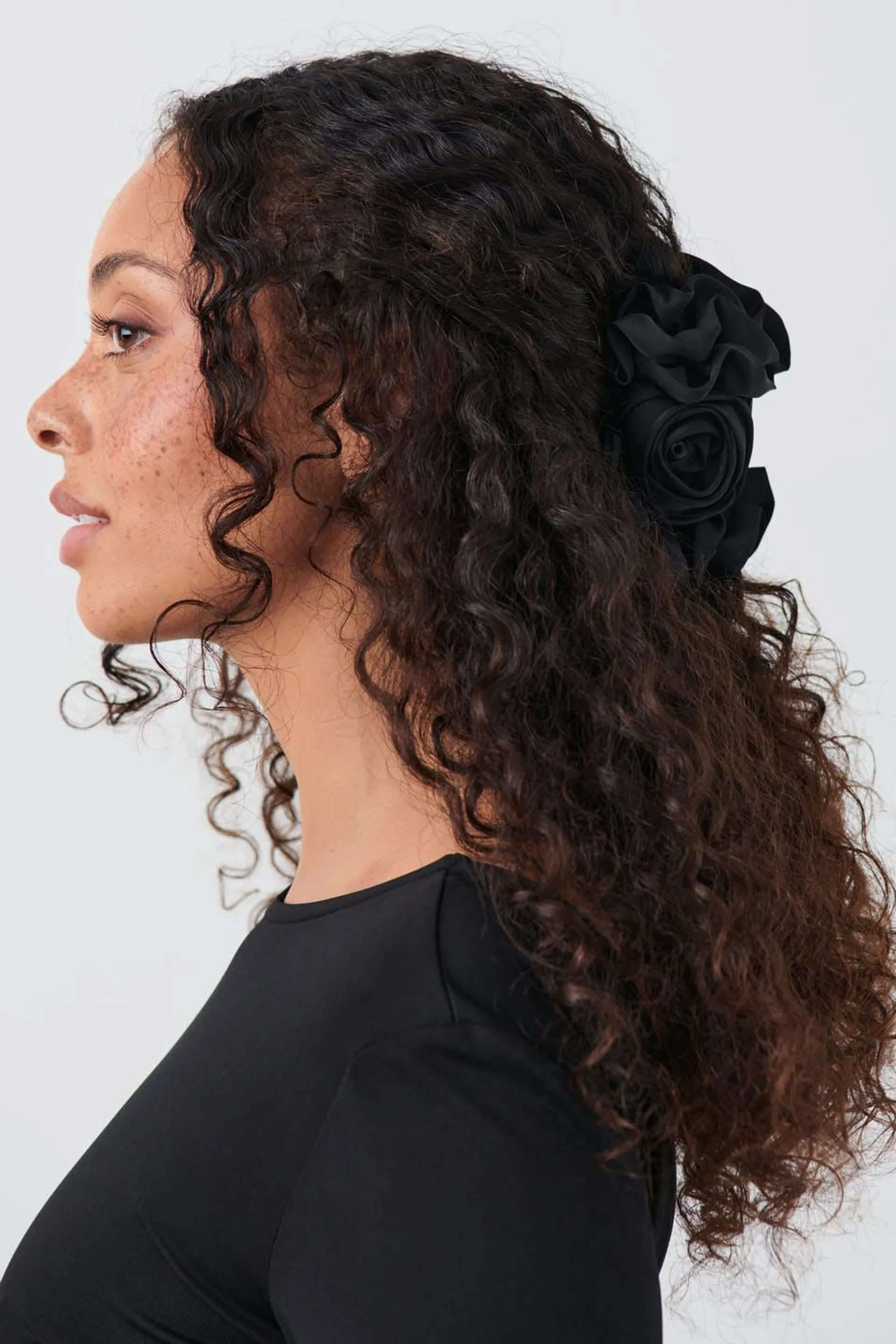 L flower hair clip