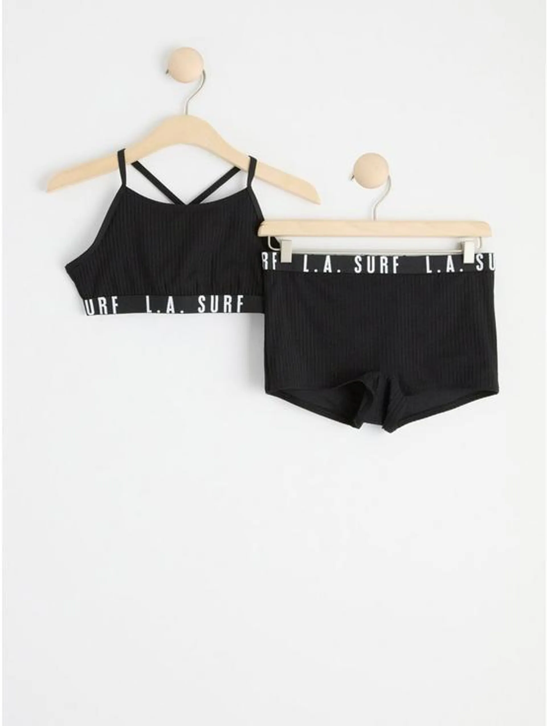 Ribbestrikket bikini