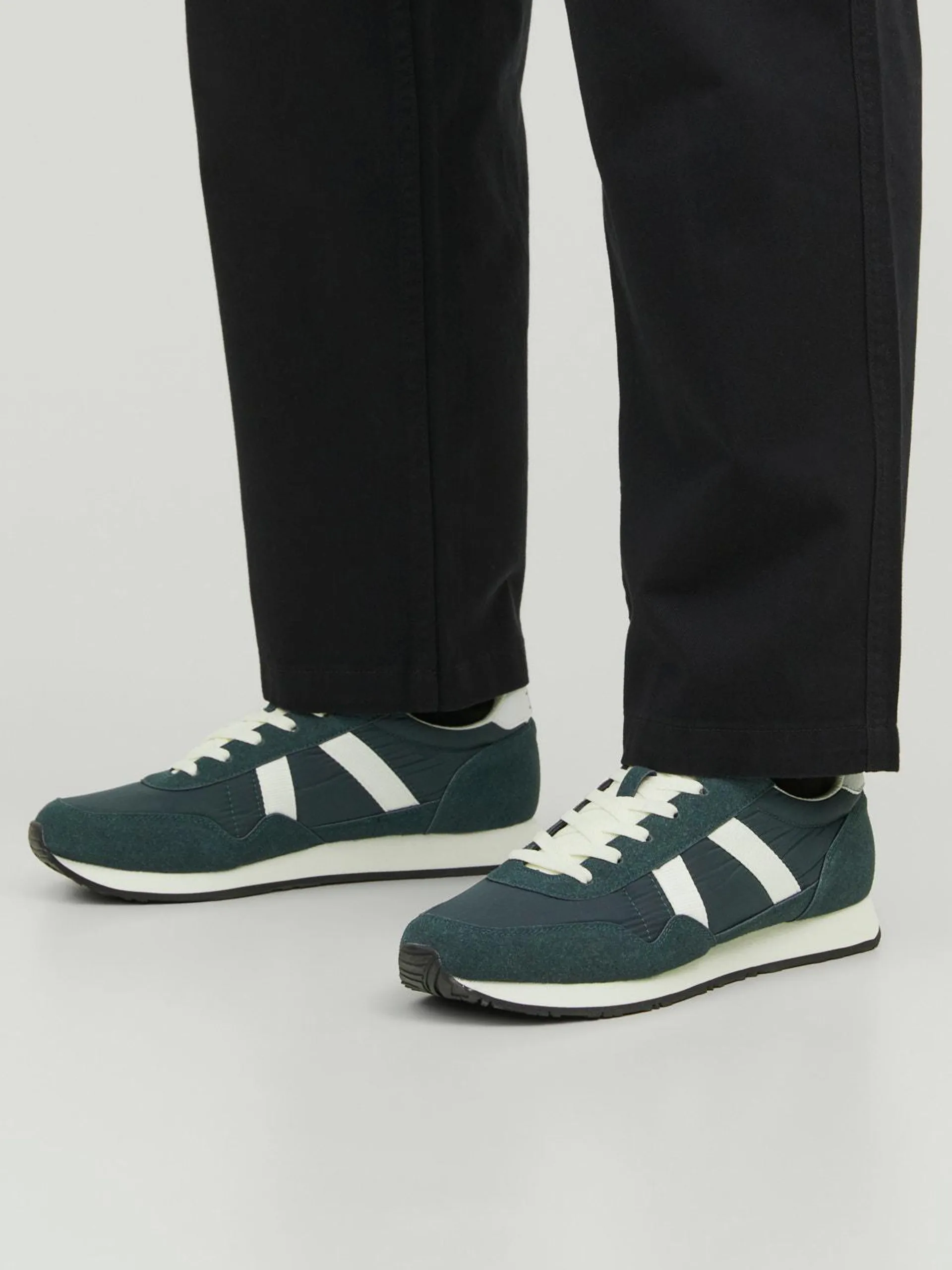 Mesh Sneaker
