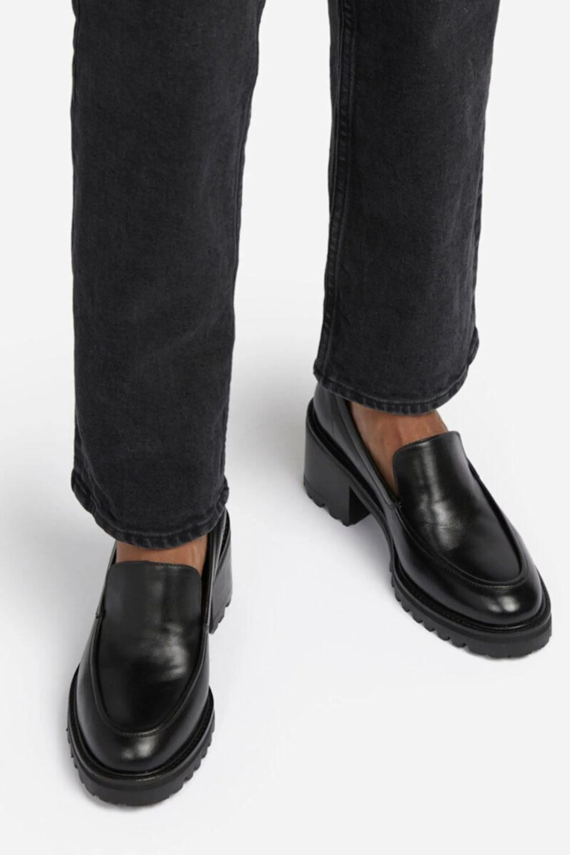 Saga Leather Black