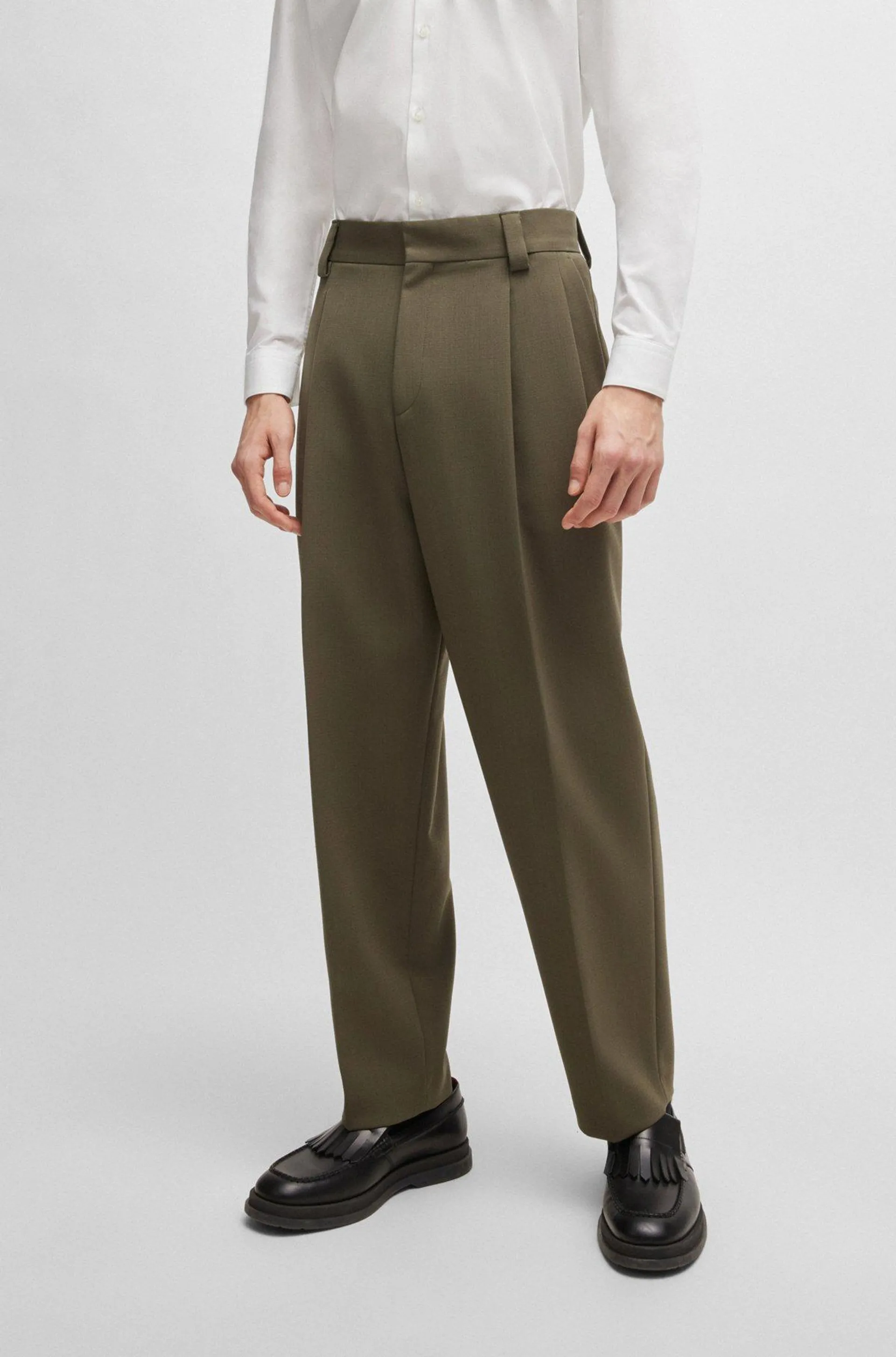 Tailored trousers in a stretch-wool blend