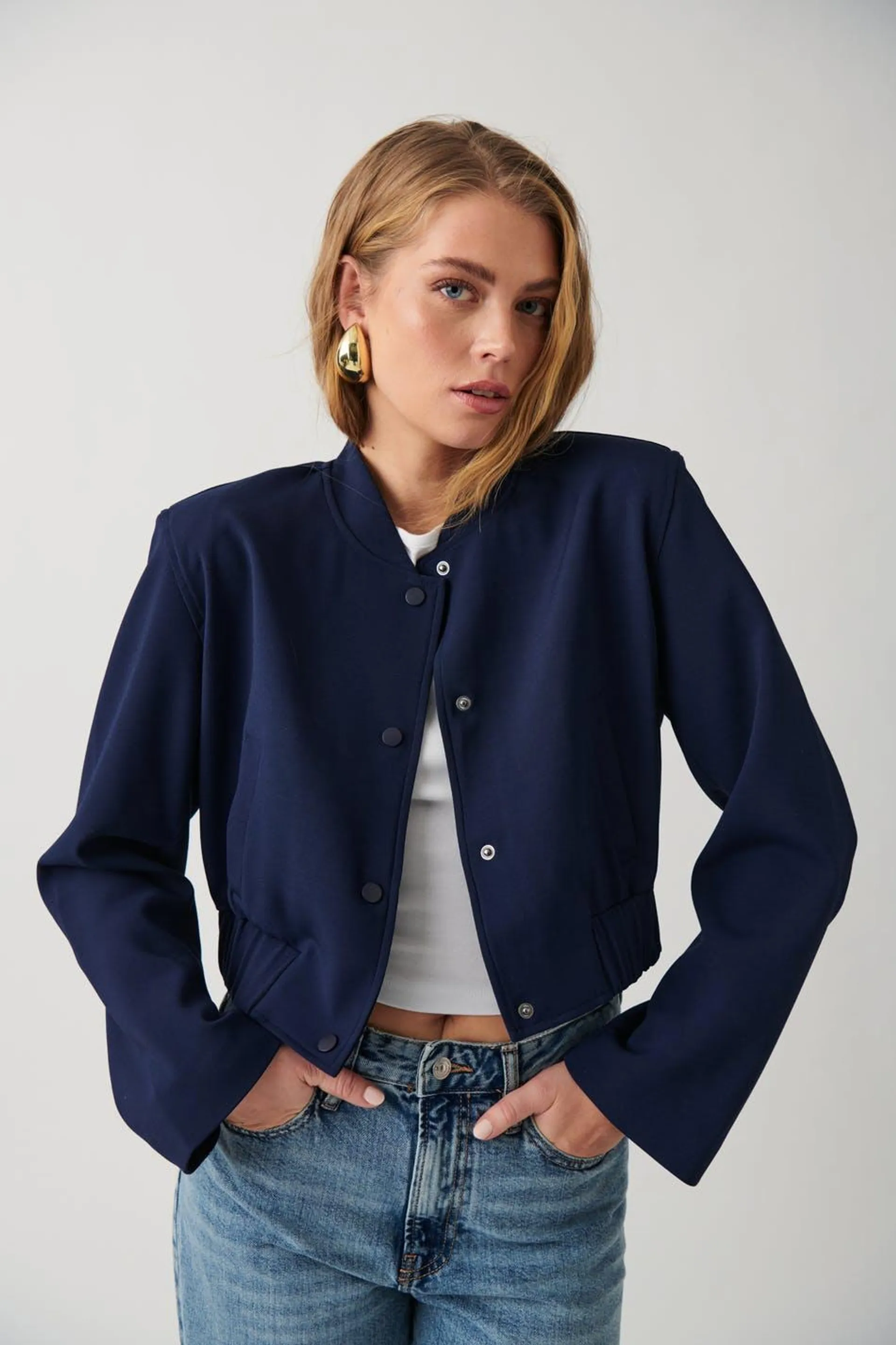 Short tailored jacket