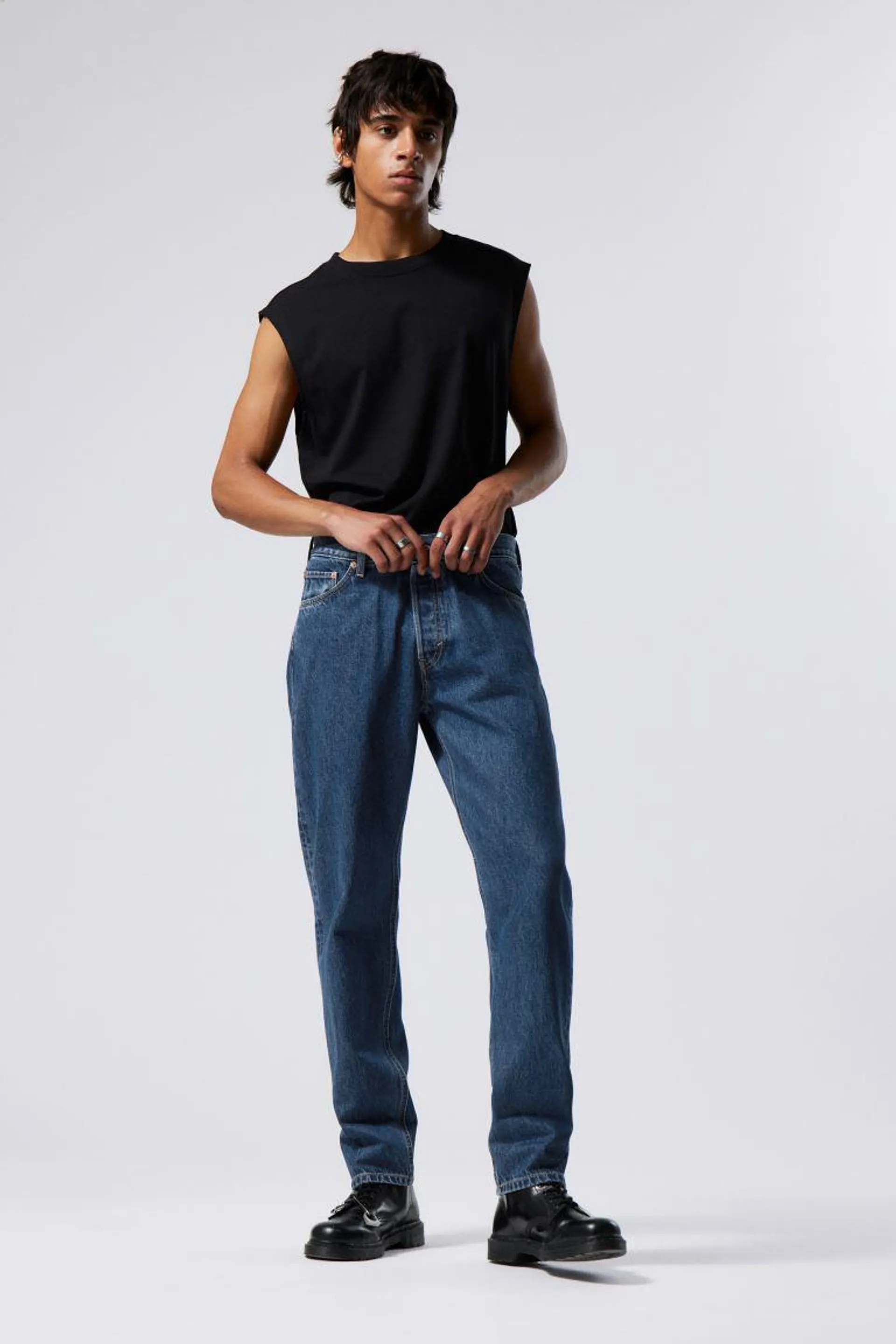 Barrel Relaxed Tapered Jeans