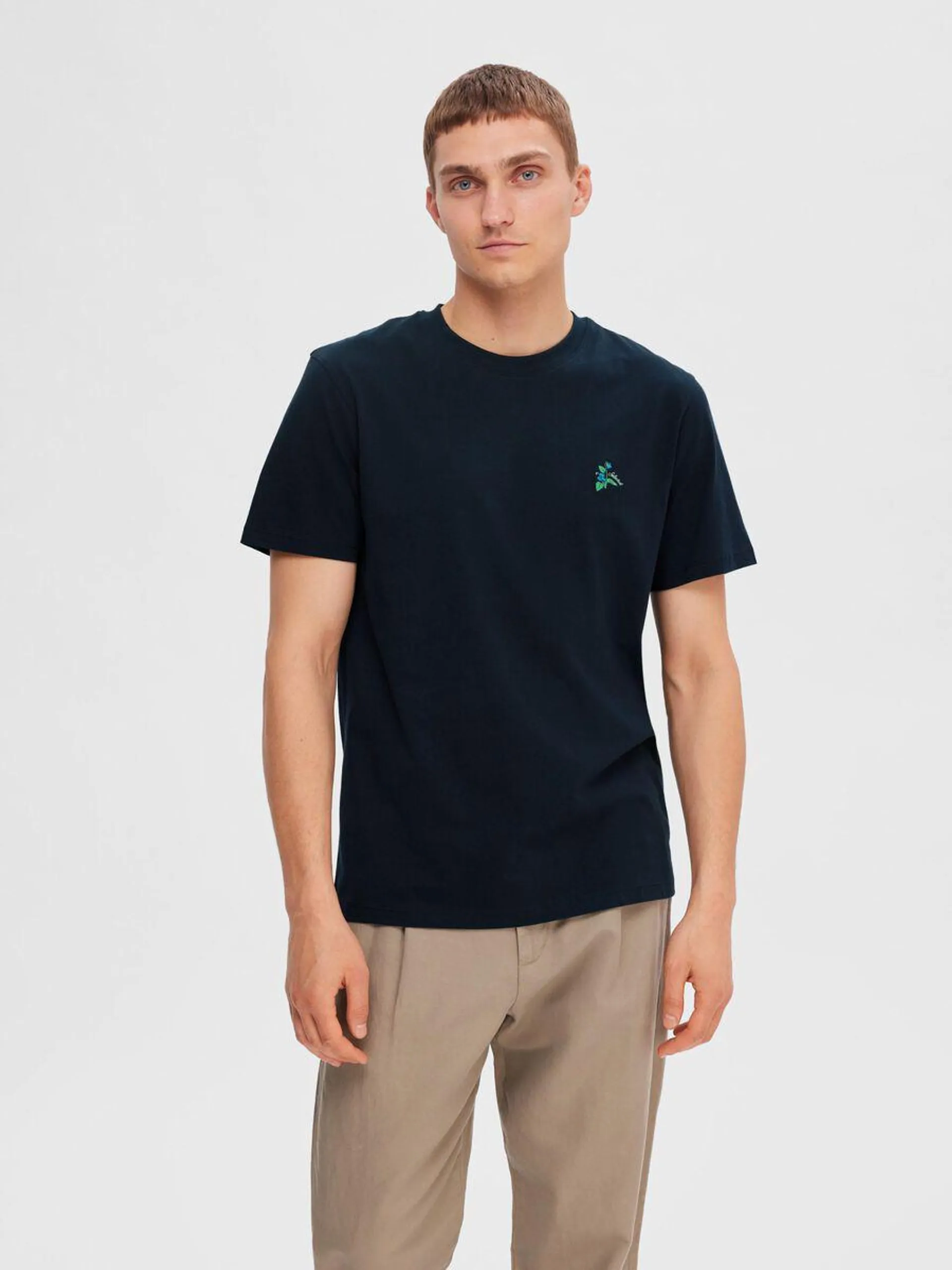 BRODERT T-SKJORTE