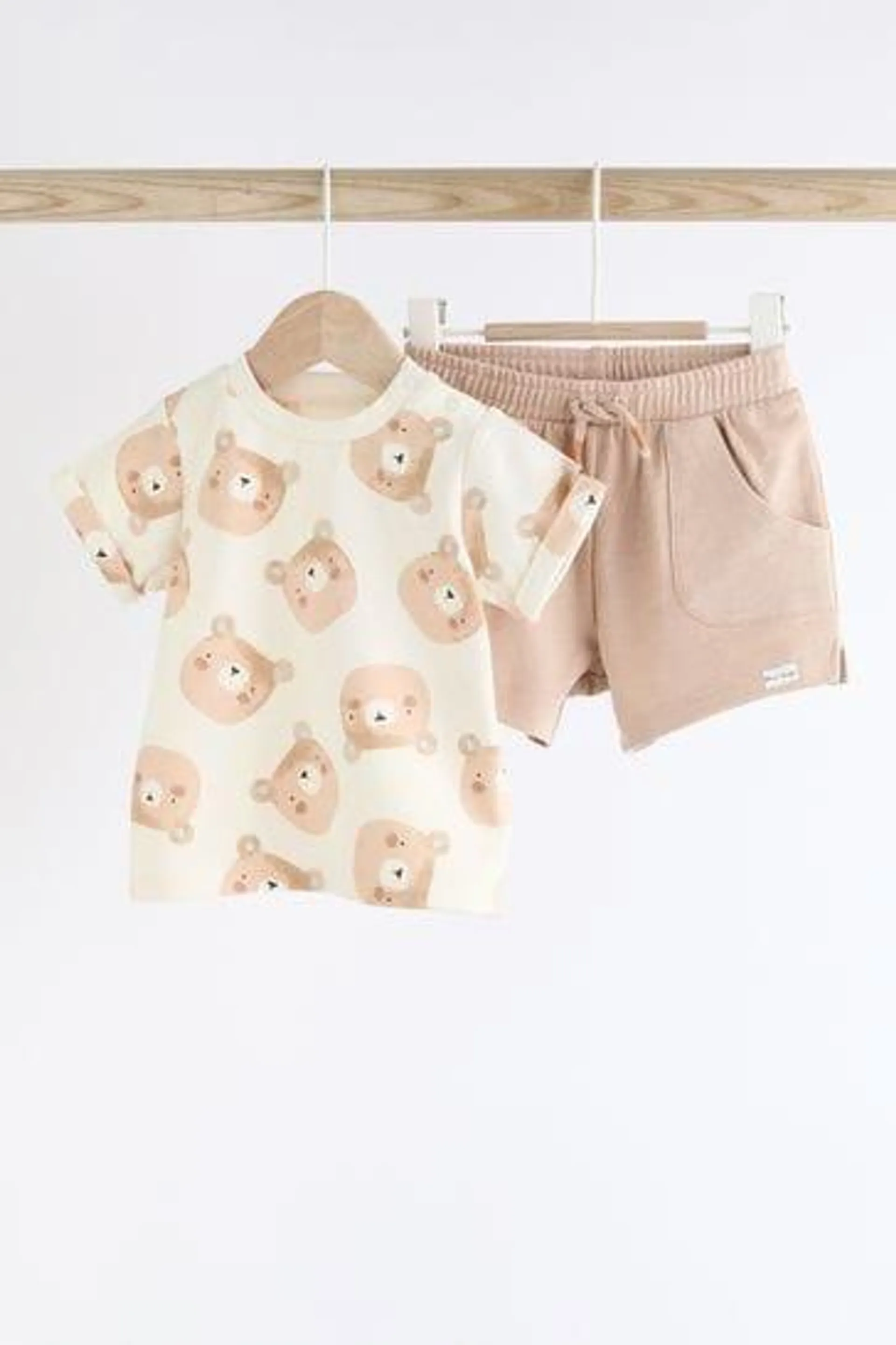 Baby T-Shirt And Shorts 2 Piece Set