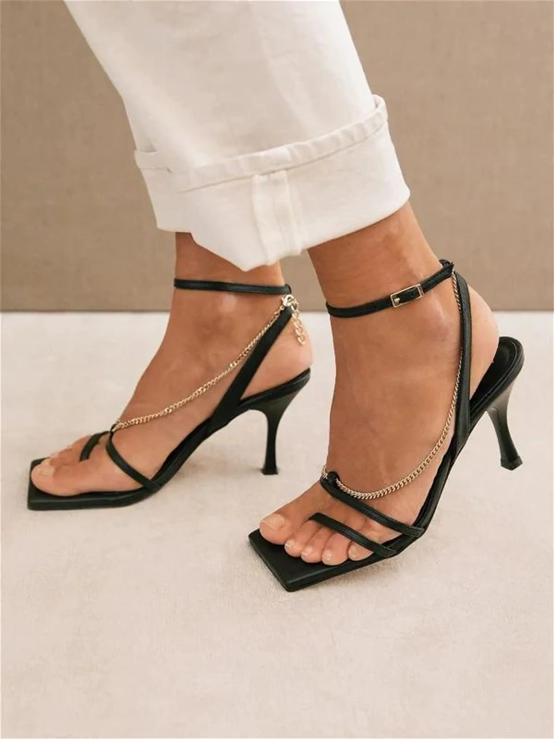 Straps Chain Black