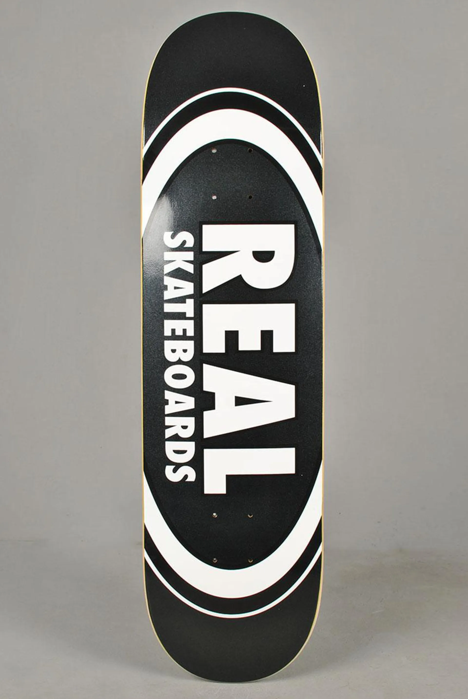Real Skateboards Classic Oval, Black 8.25