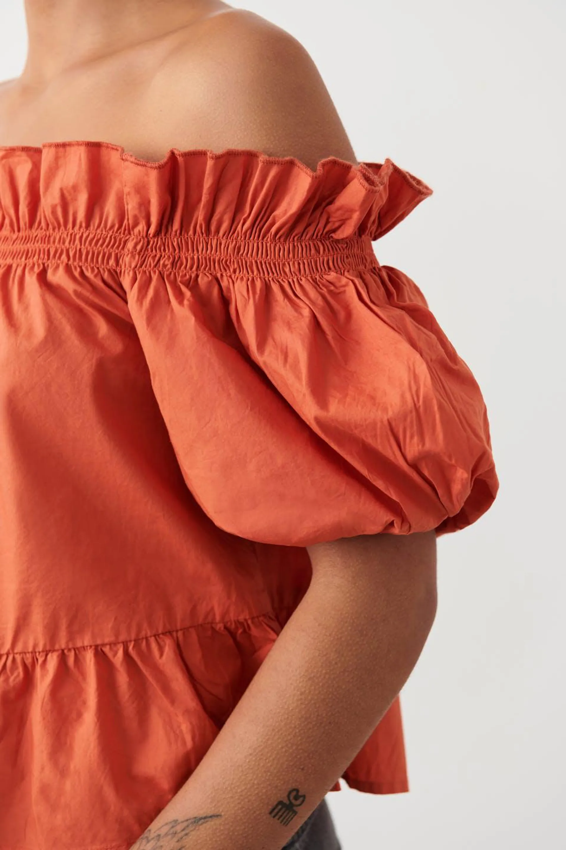 Offshoulder blouse