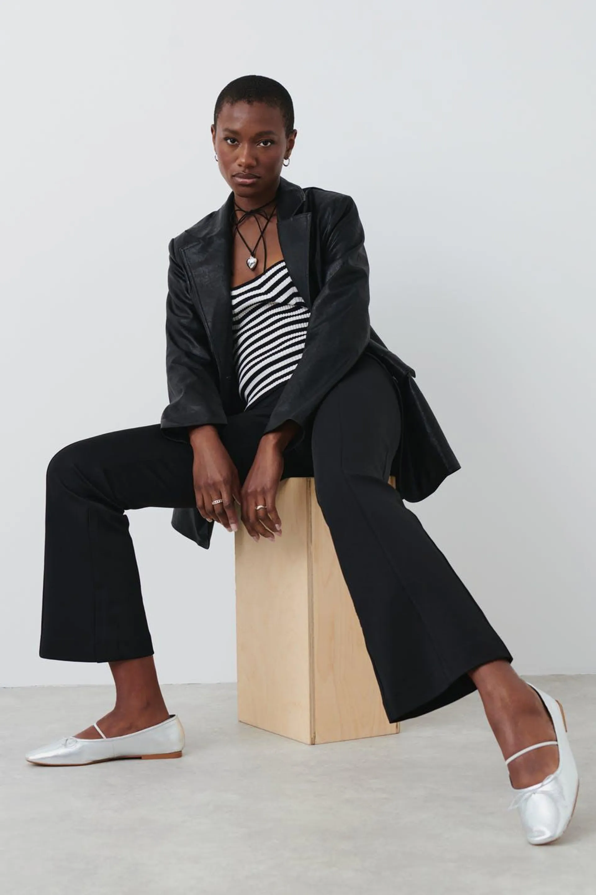 Low waist trousers
