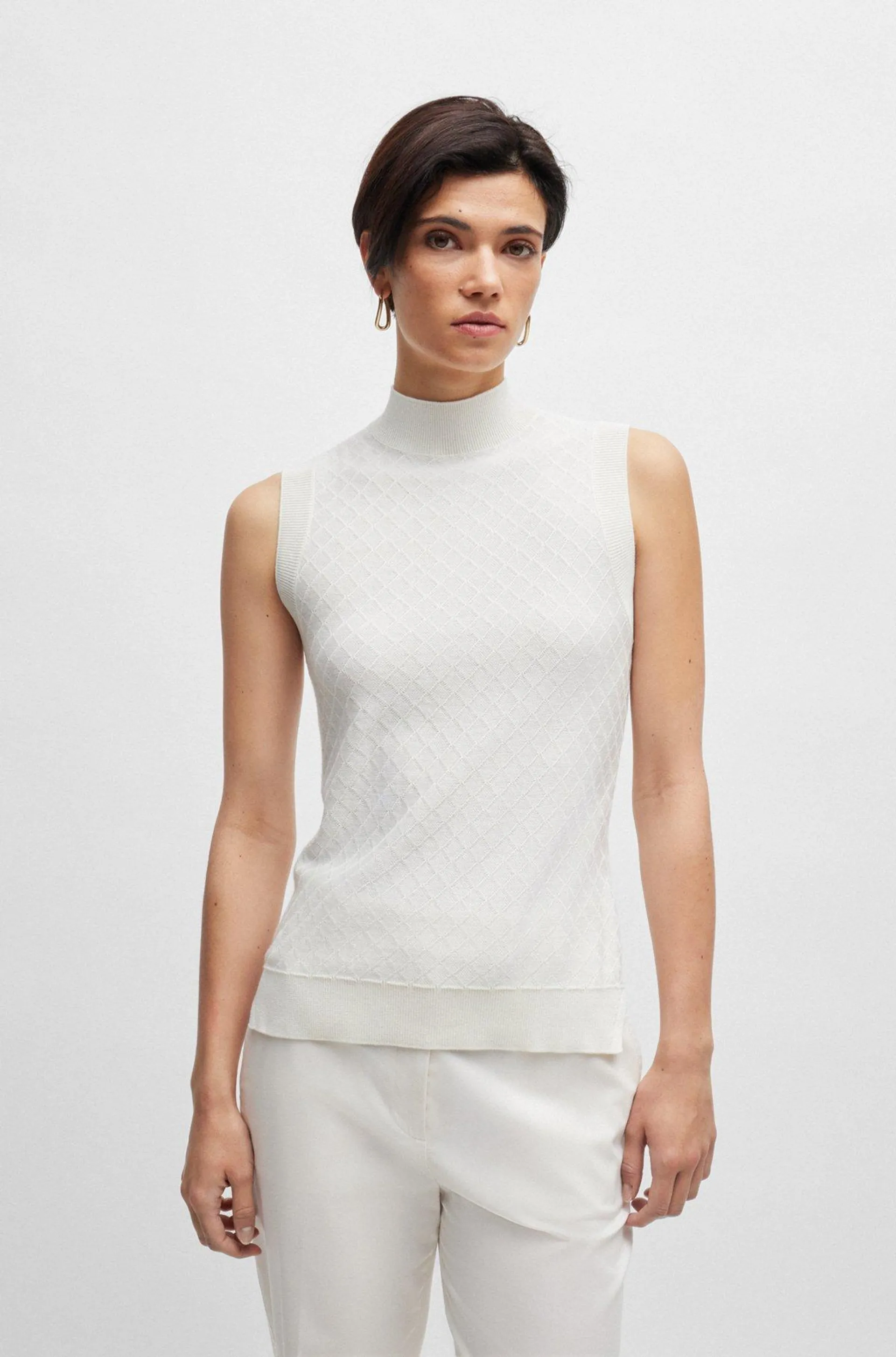 Sleeveless rollneck top in silk and cotton