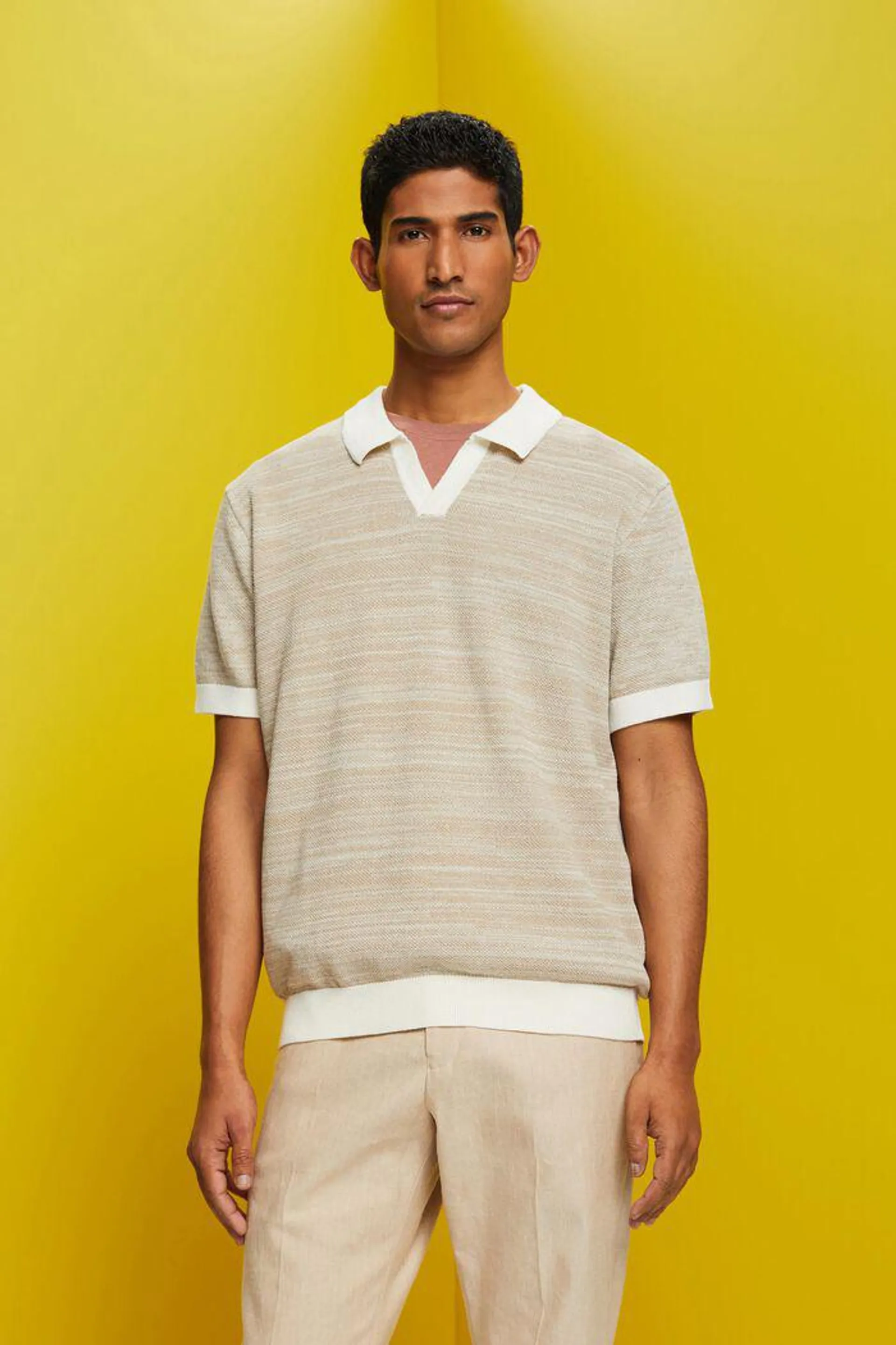 Short-sleeved jumper with a polo collar