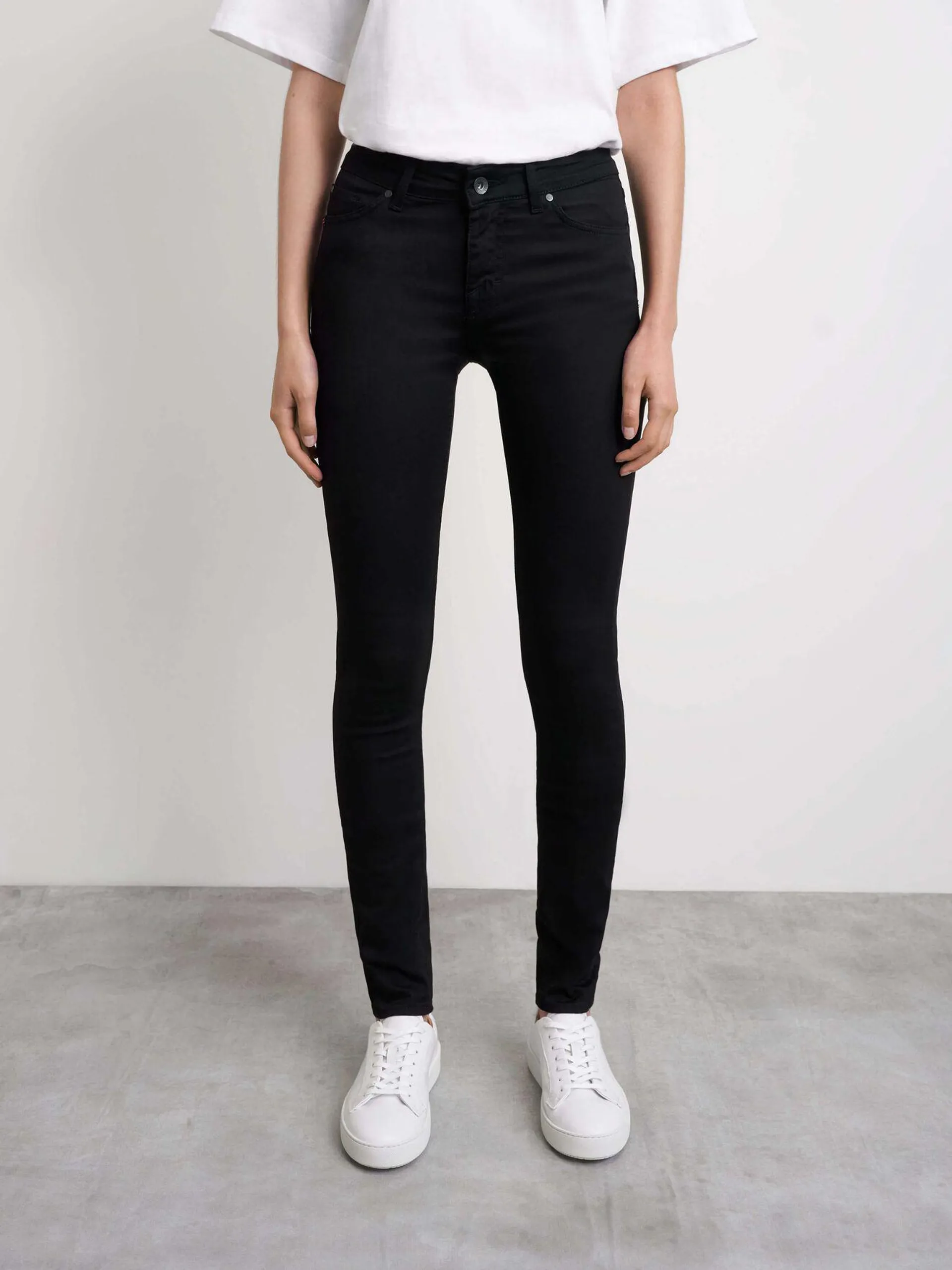 Slight Jeans