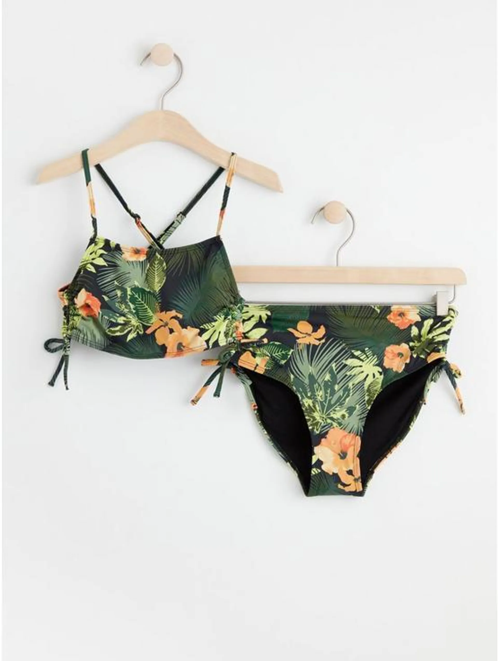 Mønstret bikini med snøring