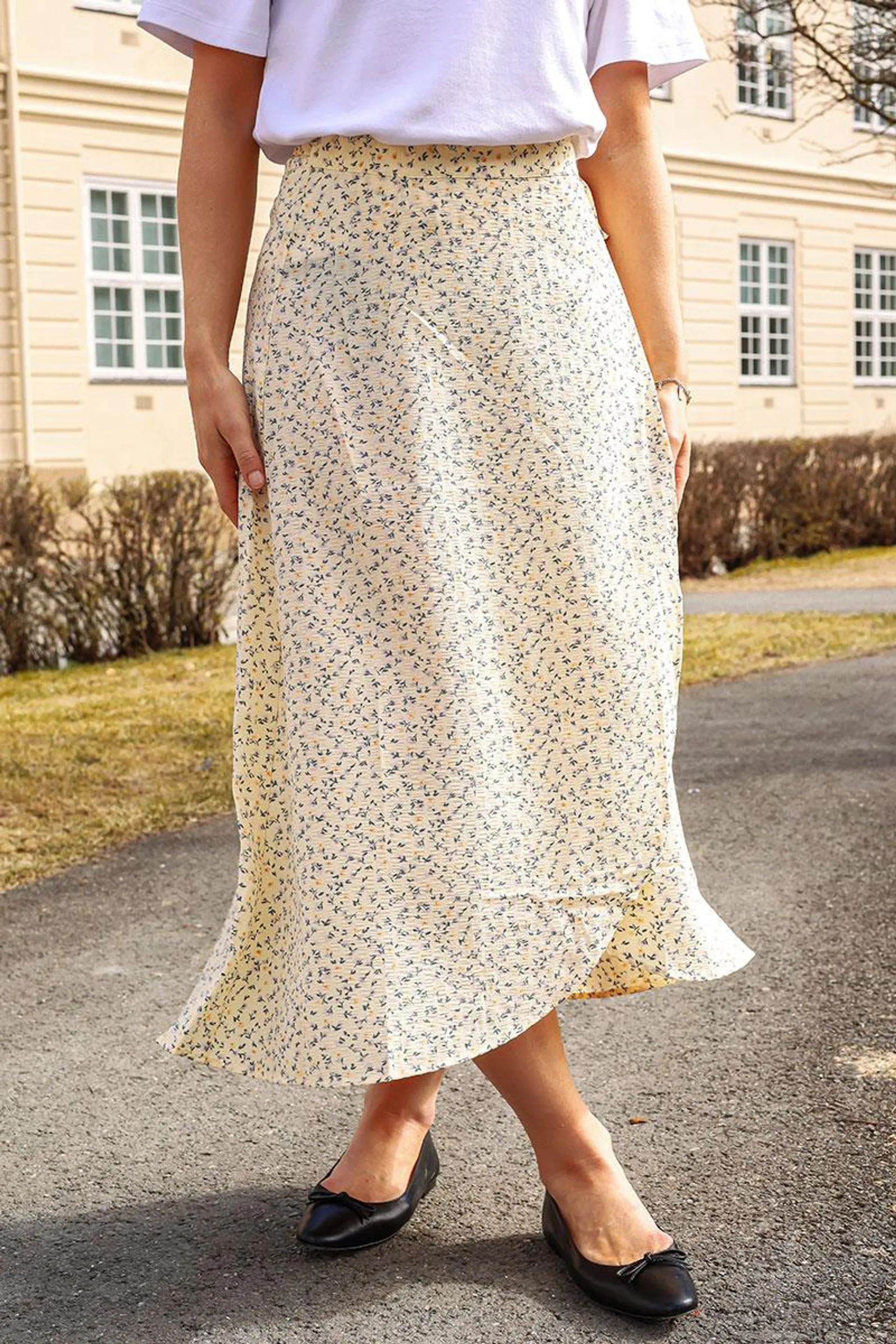 Peony Wrap Skirt Light Yellow