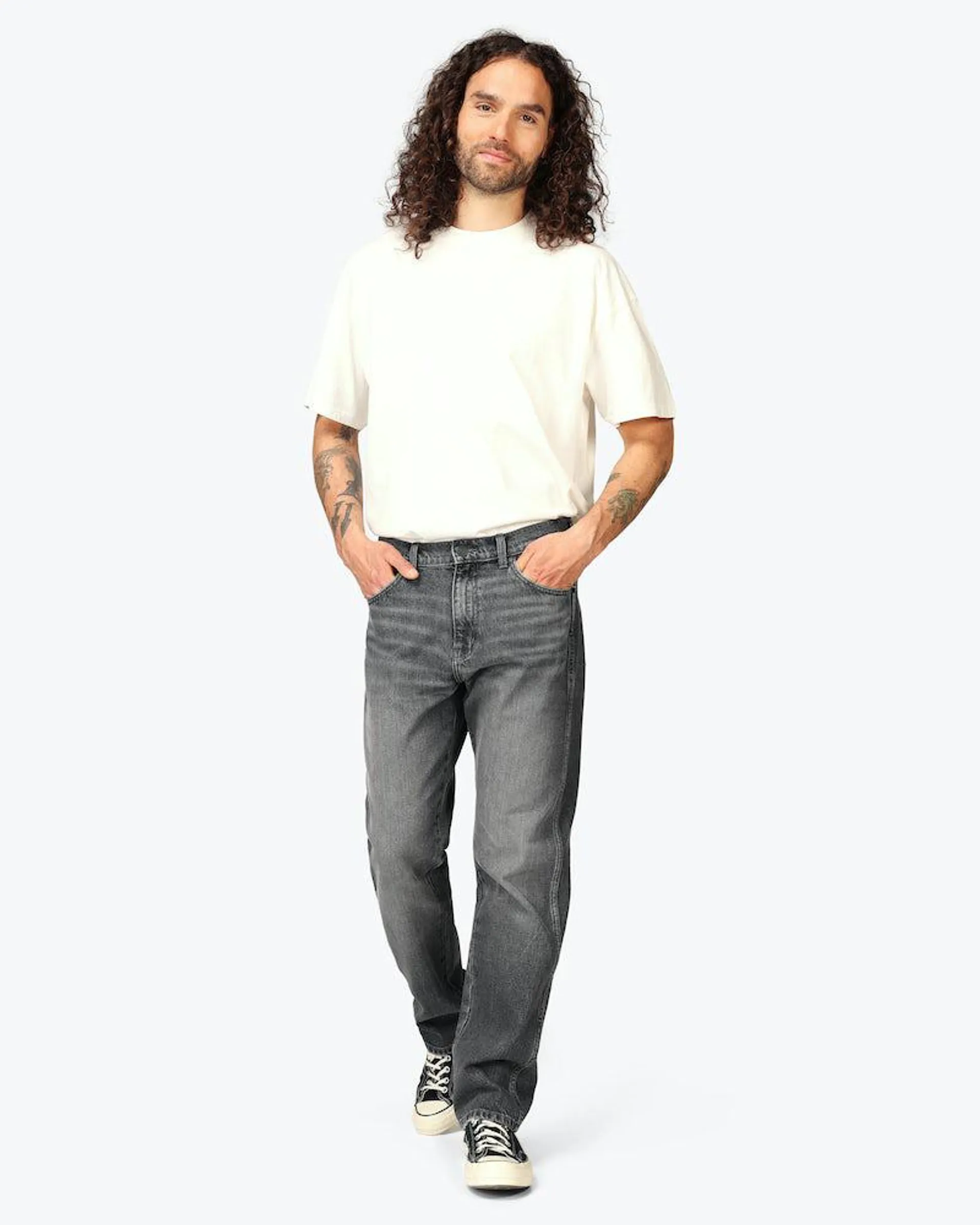 Frontier Straight Svart Jeans