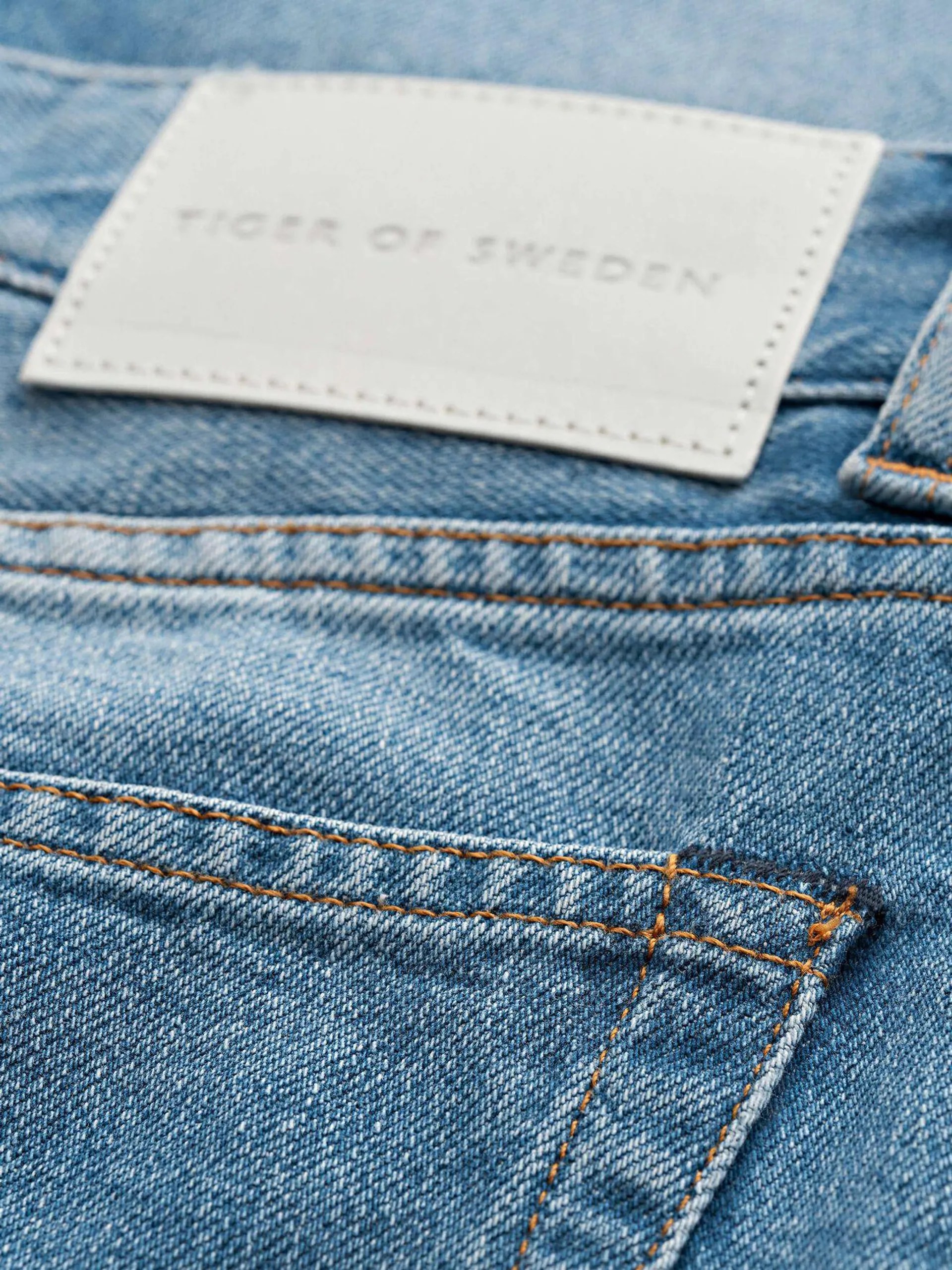 D.1 Jeans