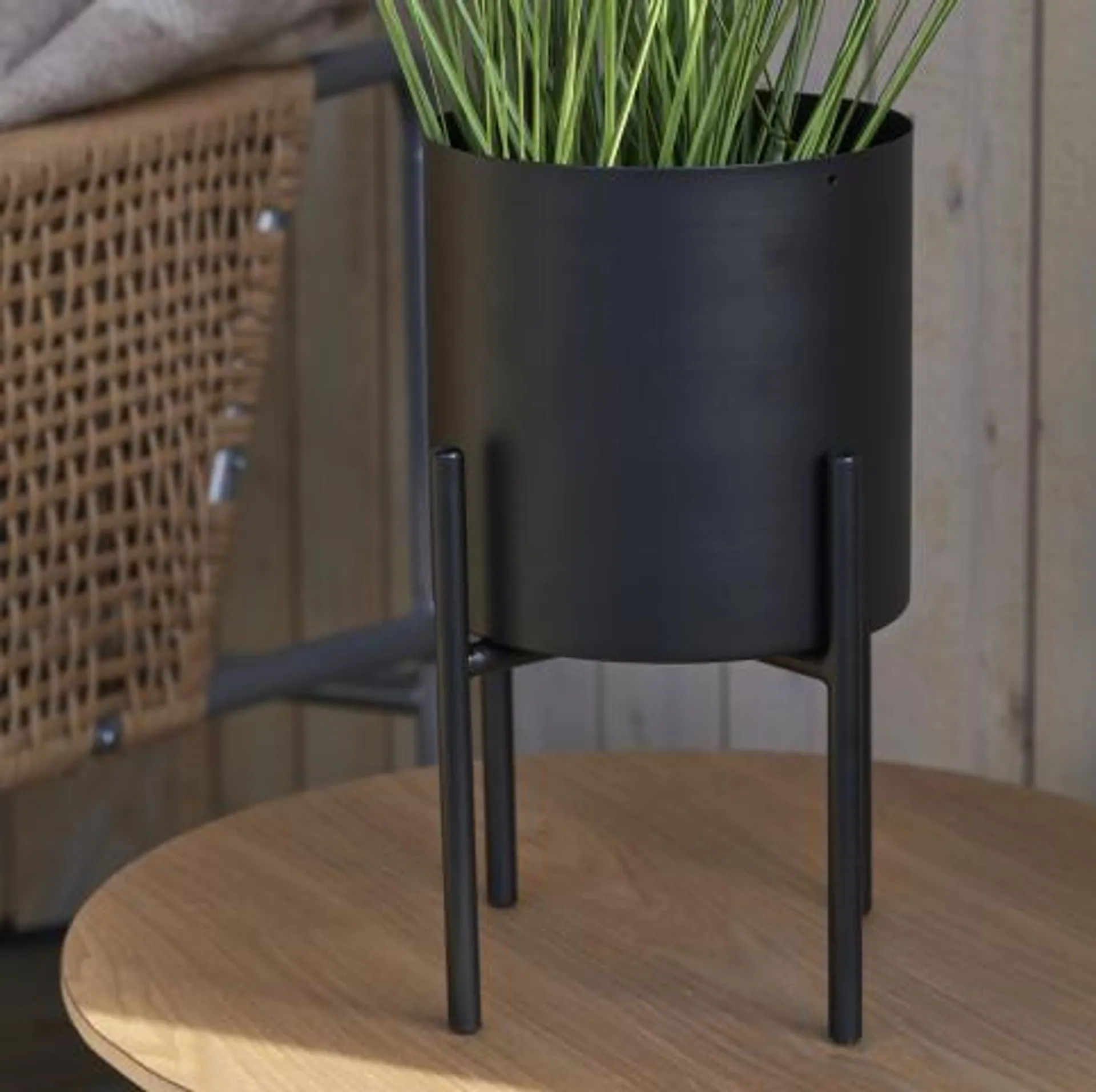 Potteskjuler i metall Sort 27cm