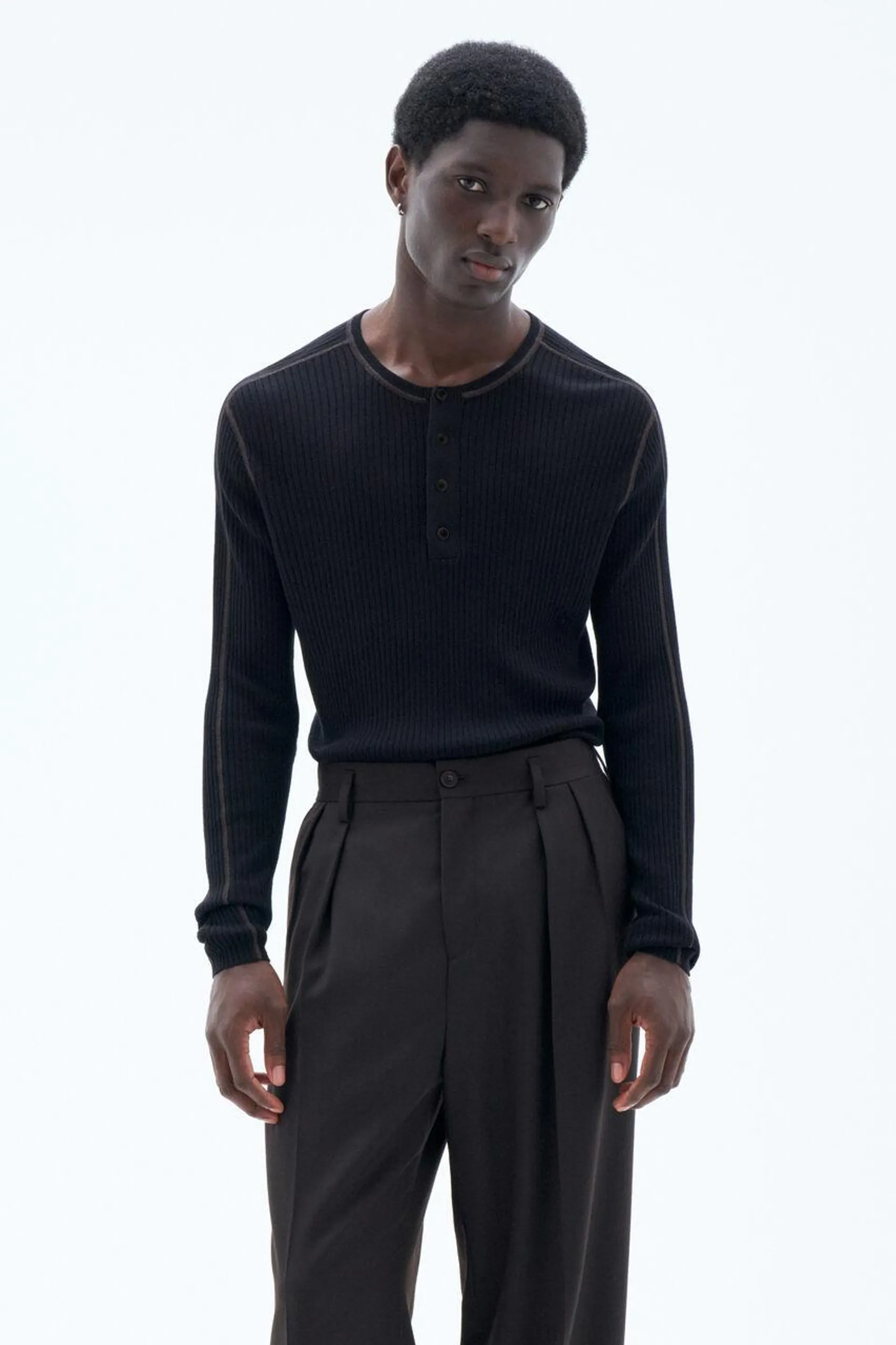 Light Rib Sweater Black/Brown