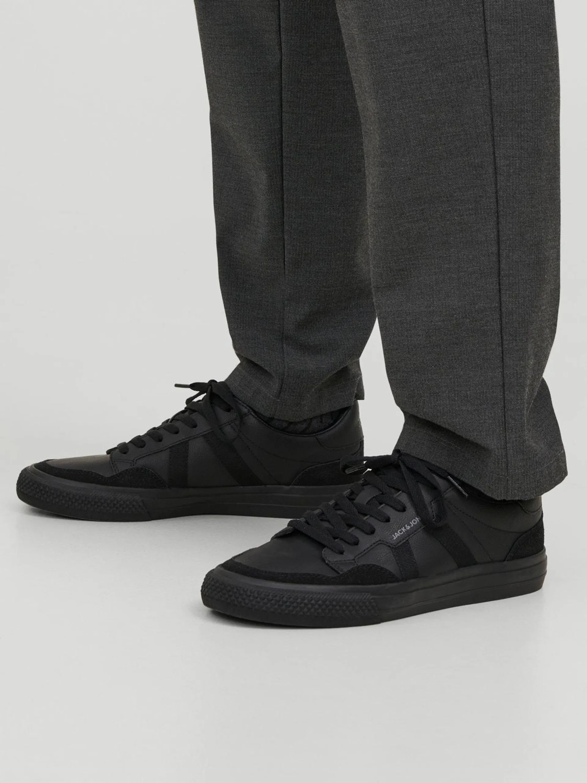 Mesh Sneaker