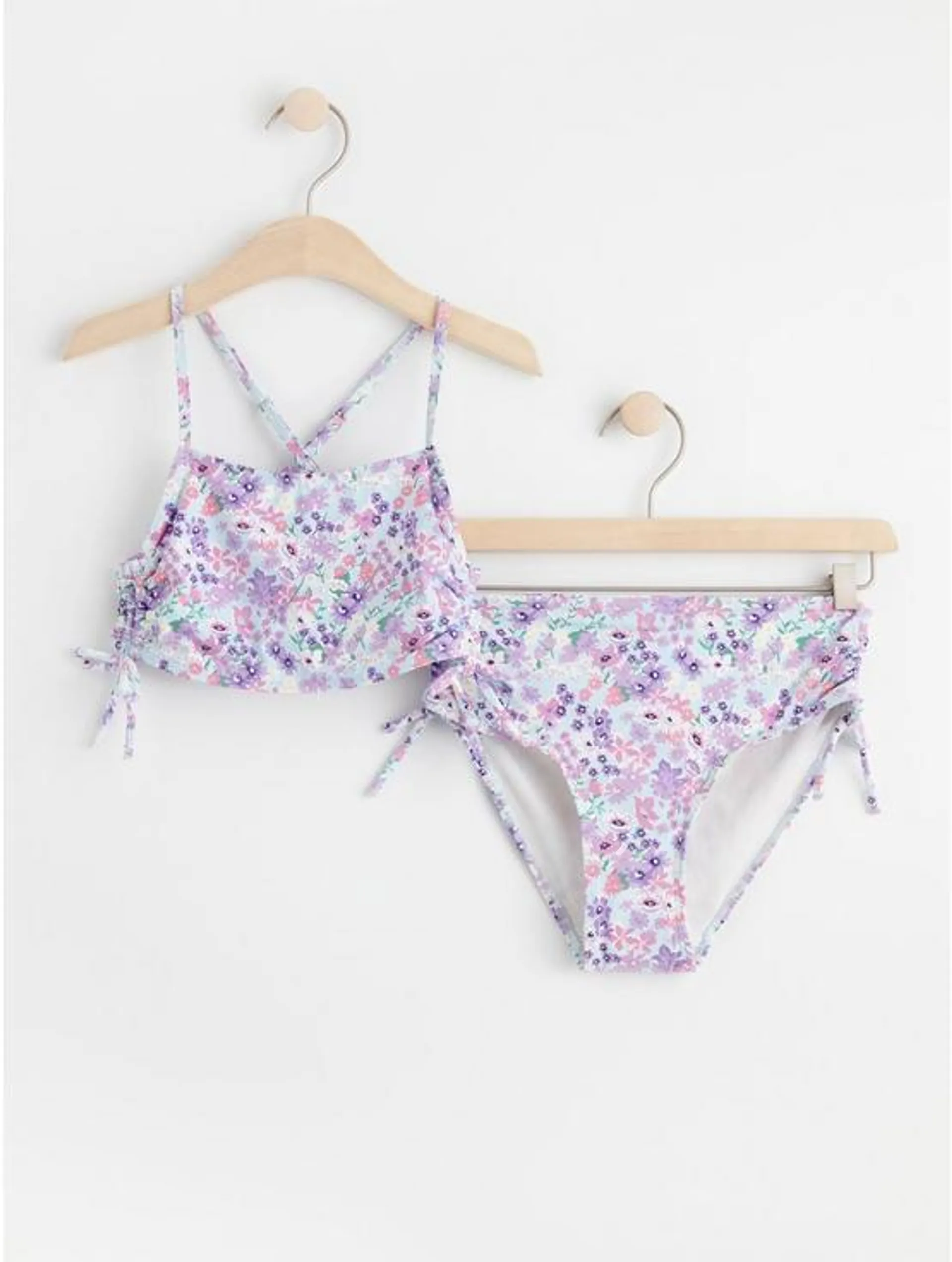 Mønstret bikini med snøring