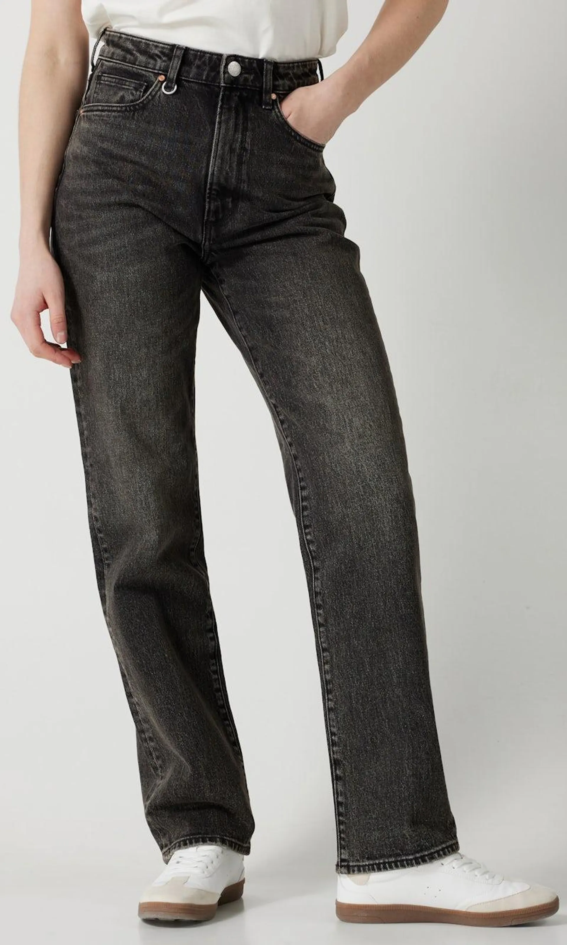 Nico Straight Svart Jeans