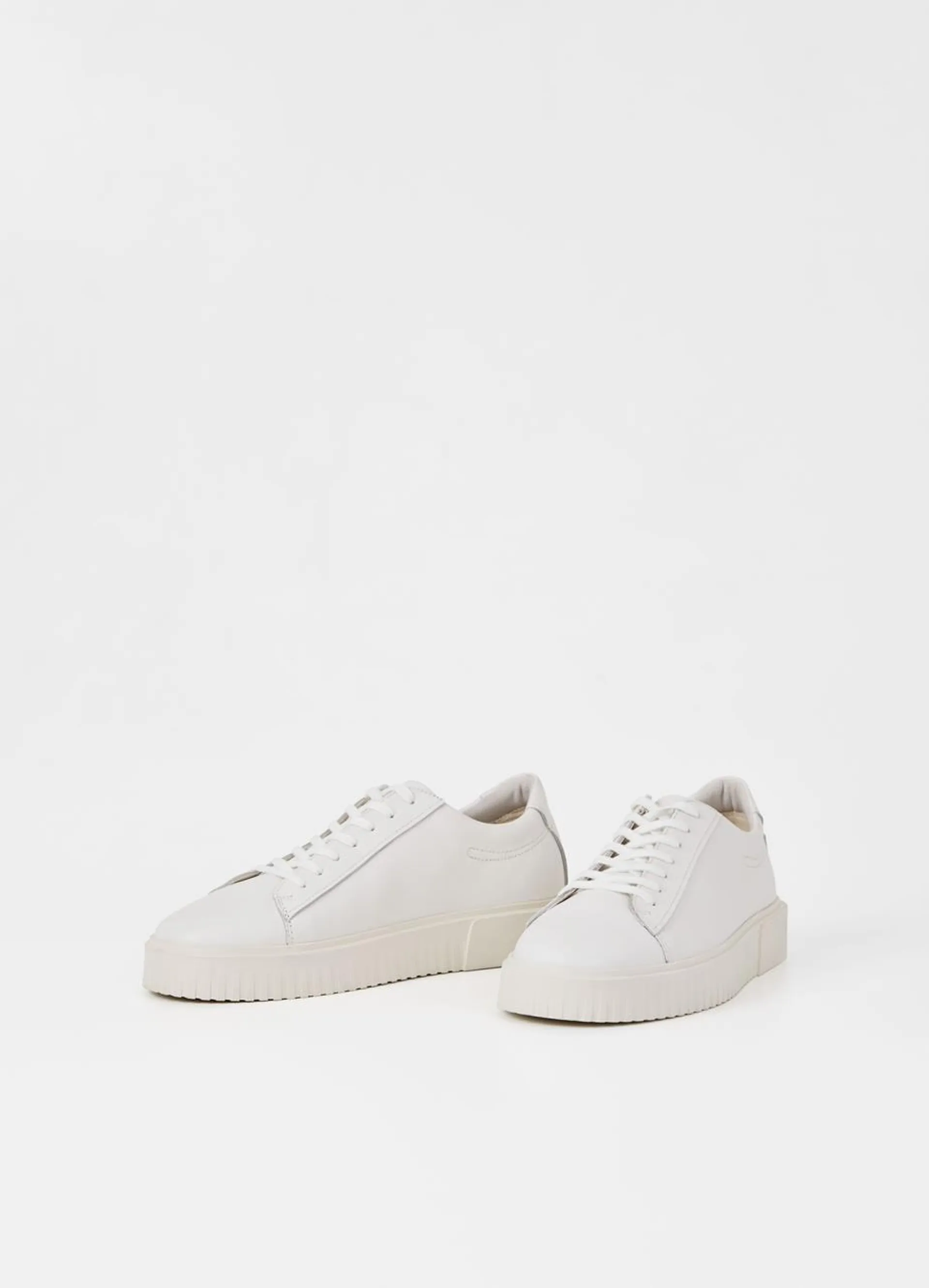 DEREK JOGGESKO / SNEAKERS