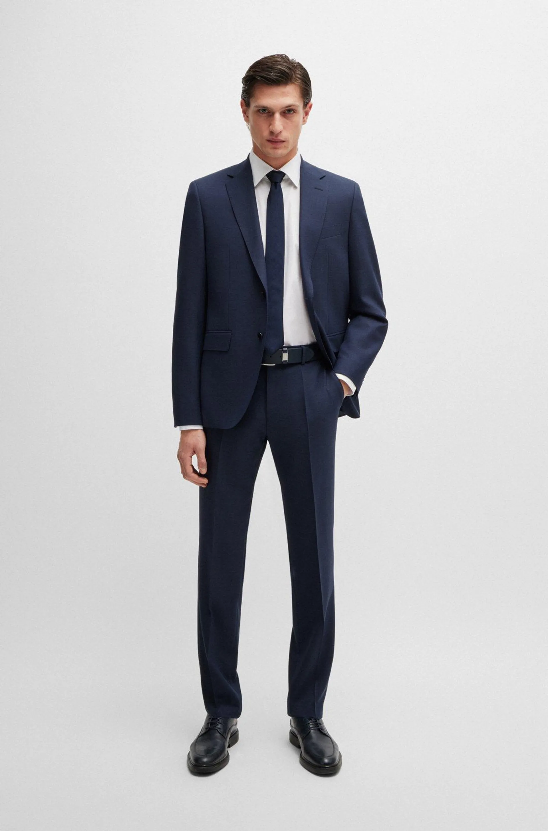 Regular-fit suit in micro-patterned stretch fabric