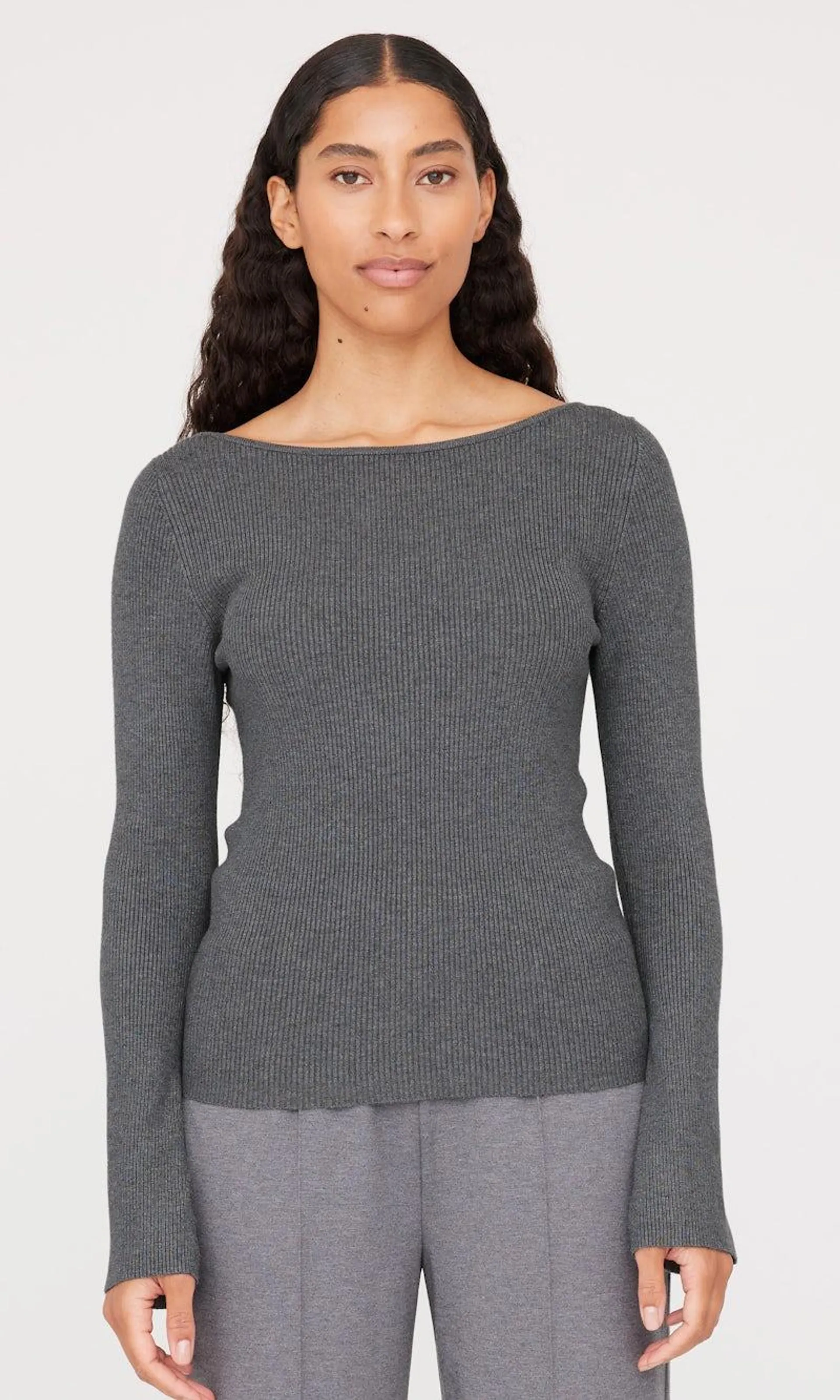 Ribbestrikket topp med boatneck