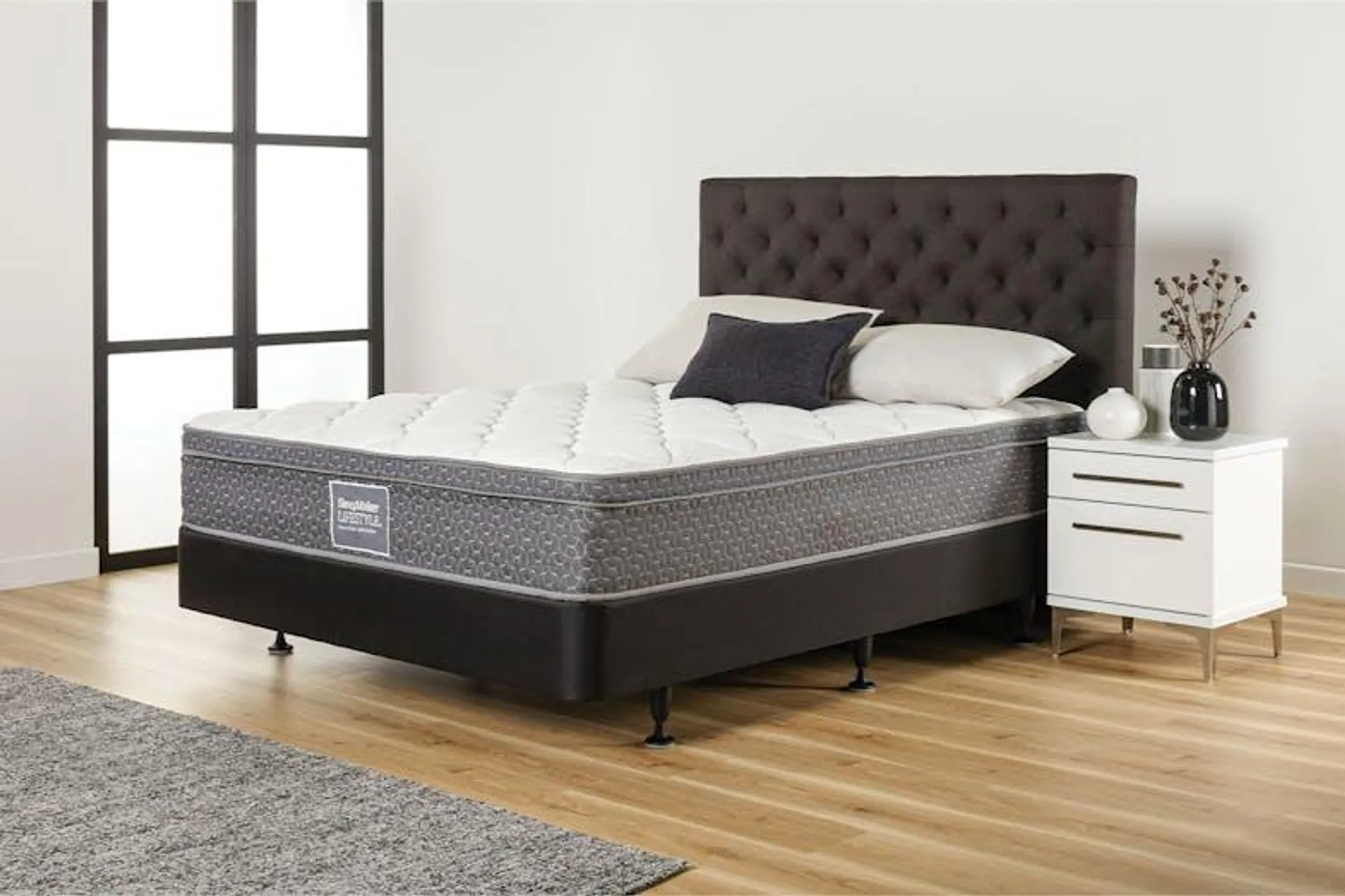 Posture Classic Soft Queen Mattress by SleepMaker