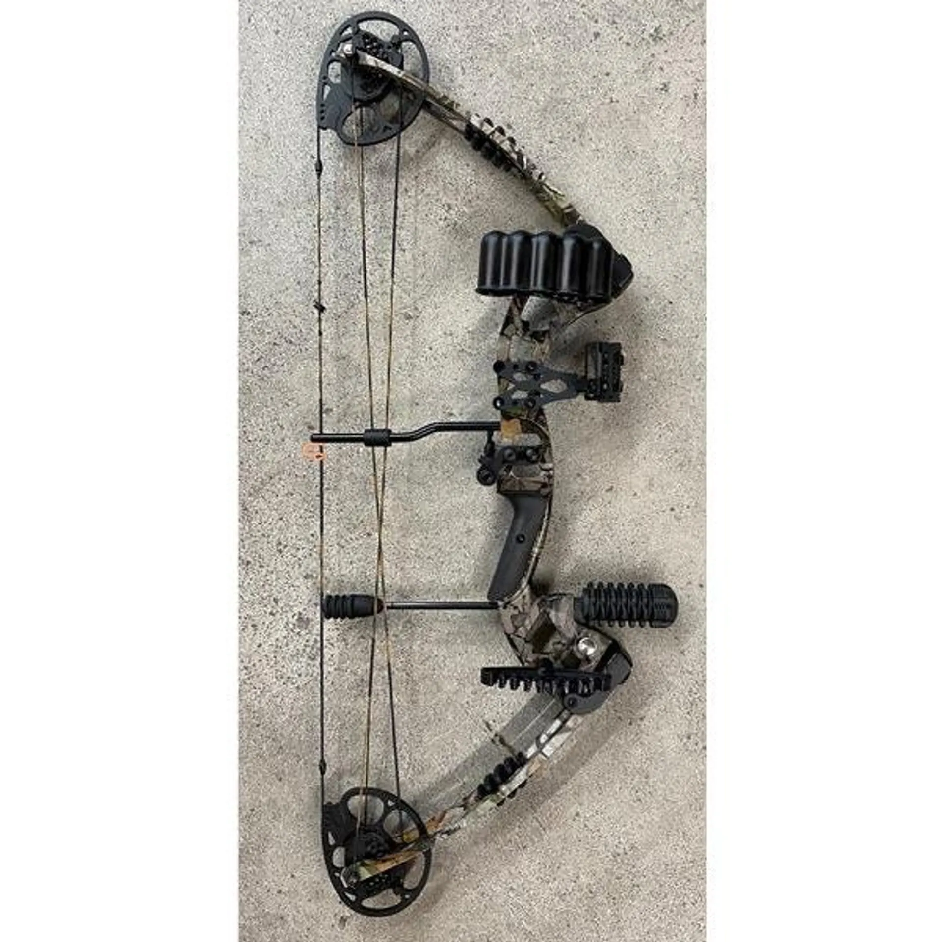 Advanced Archery Swift CC3 Bow PKG RH 30" 11-70lb