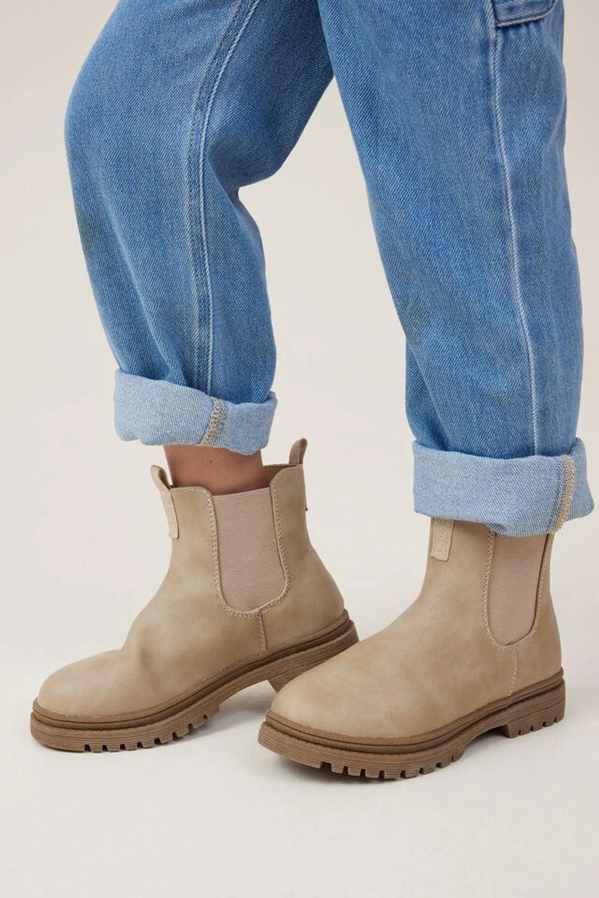 Pull On Gusset Boot