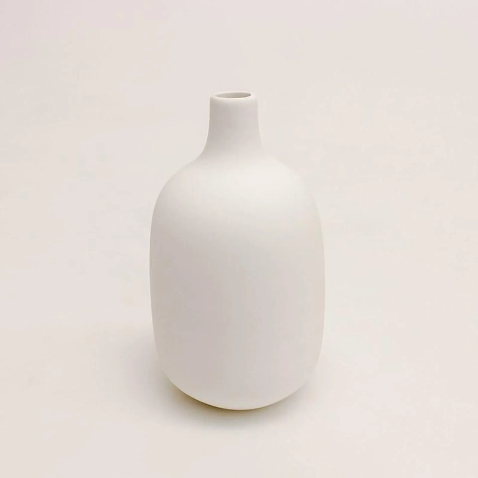 Ceramic Vase White 10x10x17.5cm