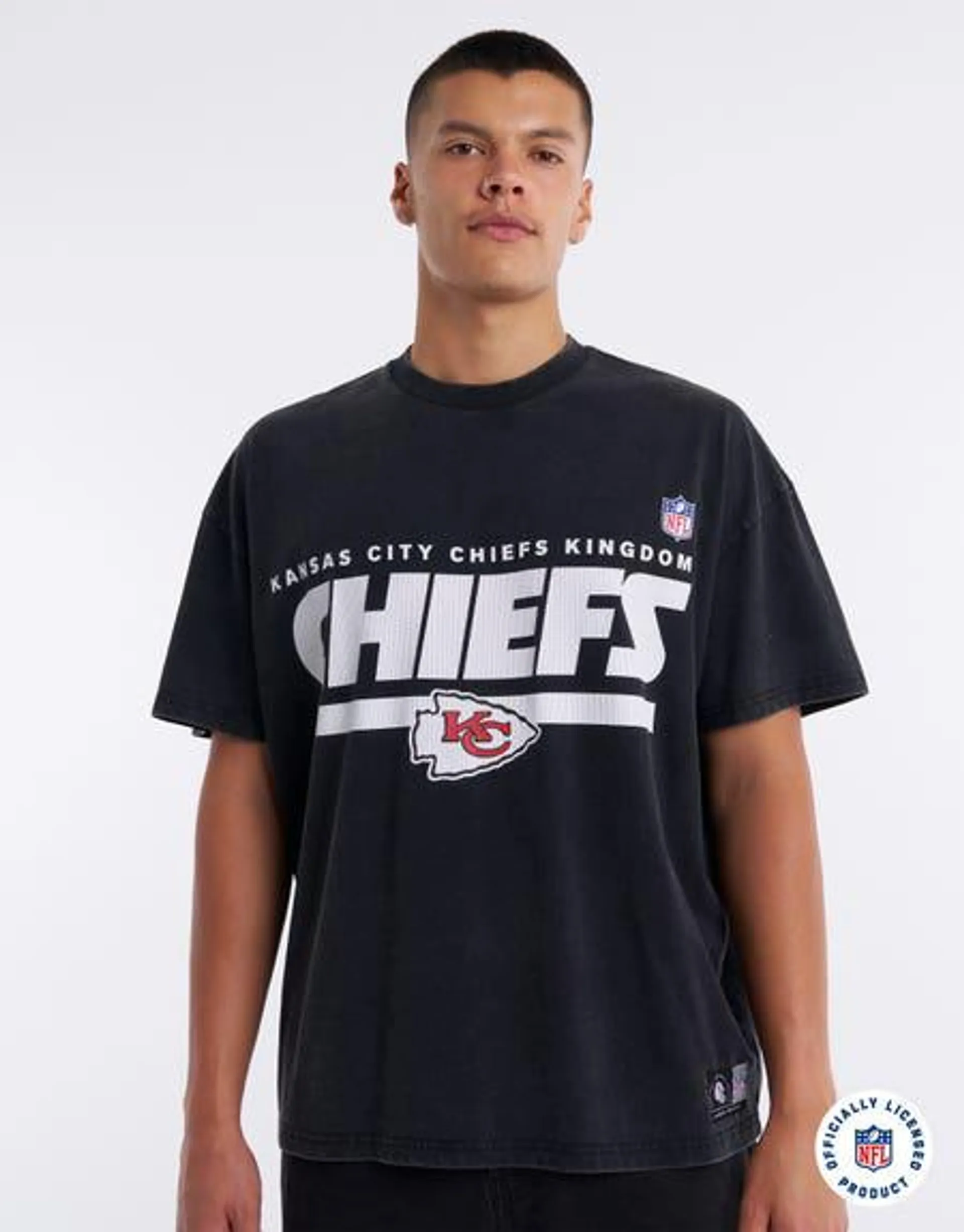 NFL Kansas City Chiefs Box Fit Tee in Washed Black