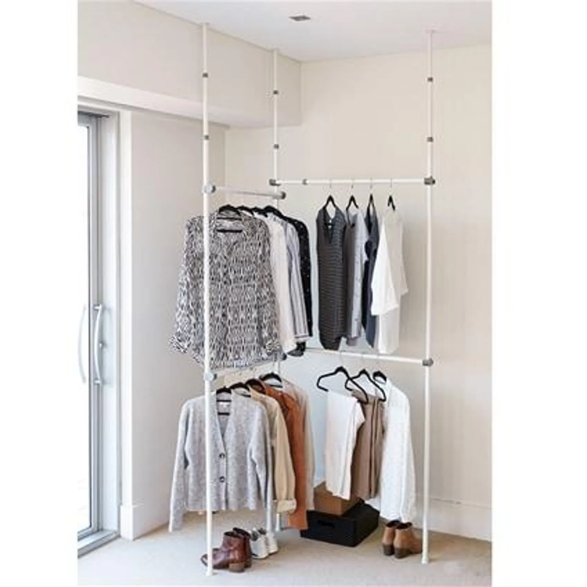 Telescopic Clothes Storage System