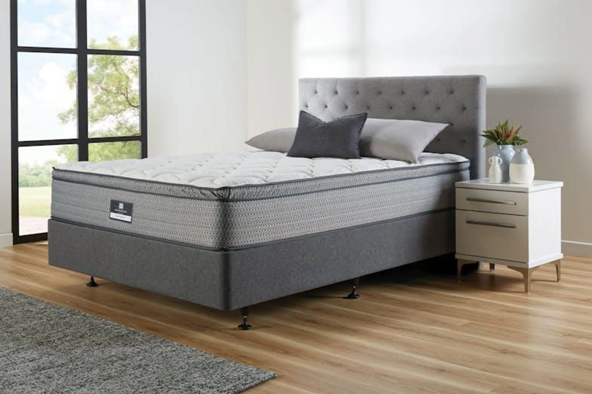 Elite Medium King Mattress by Sealy