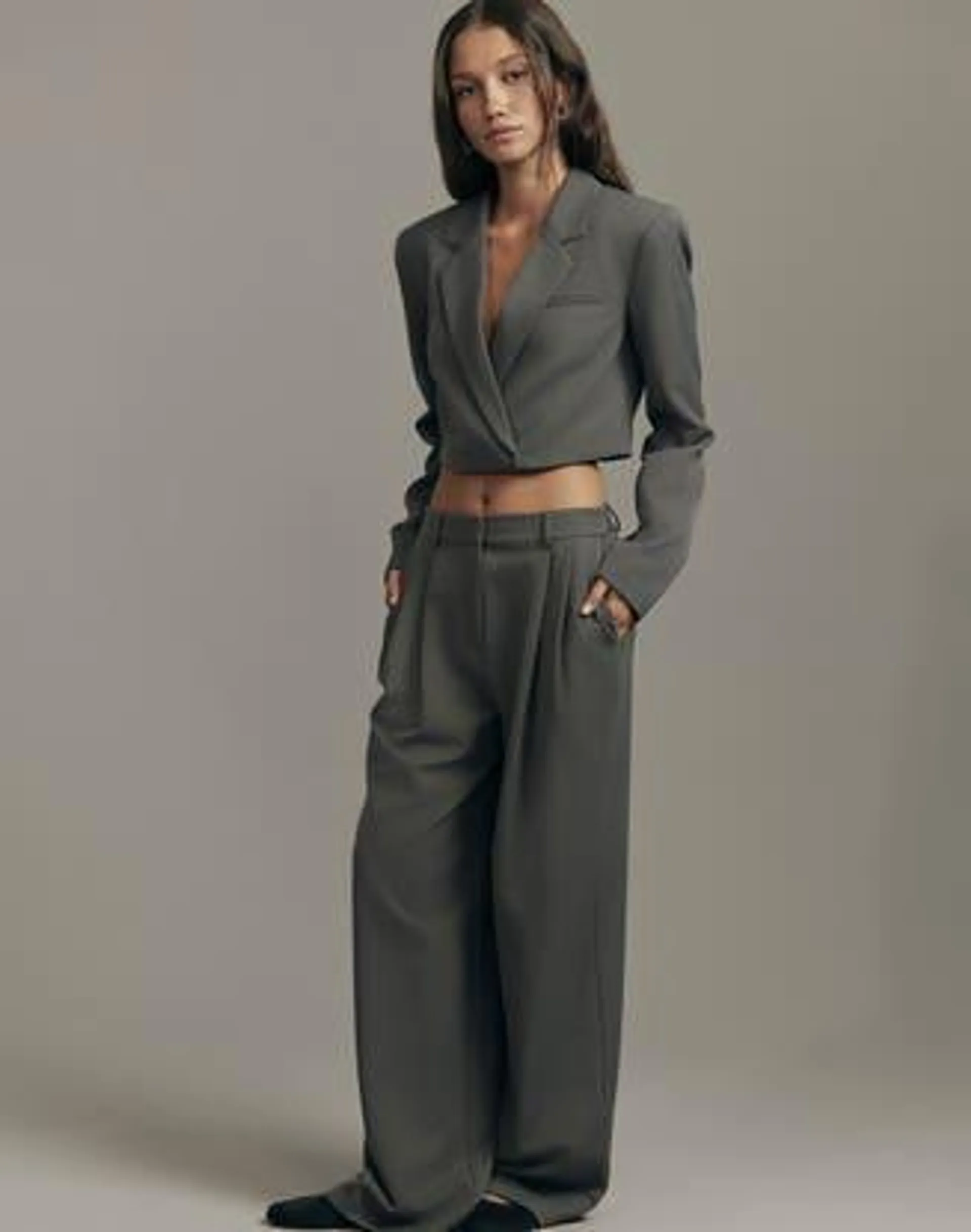 Mid Rise Tailored Pant