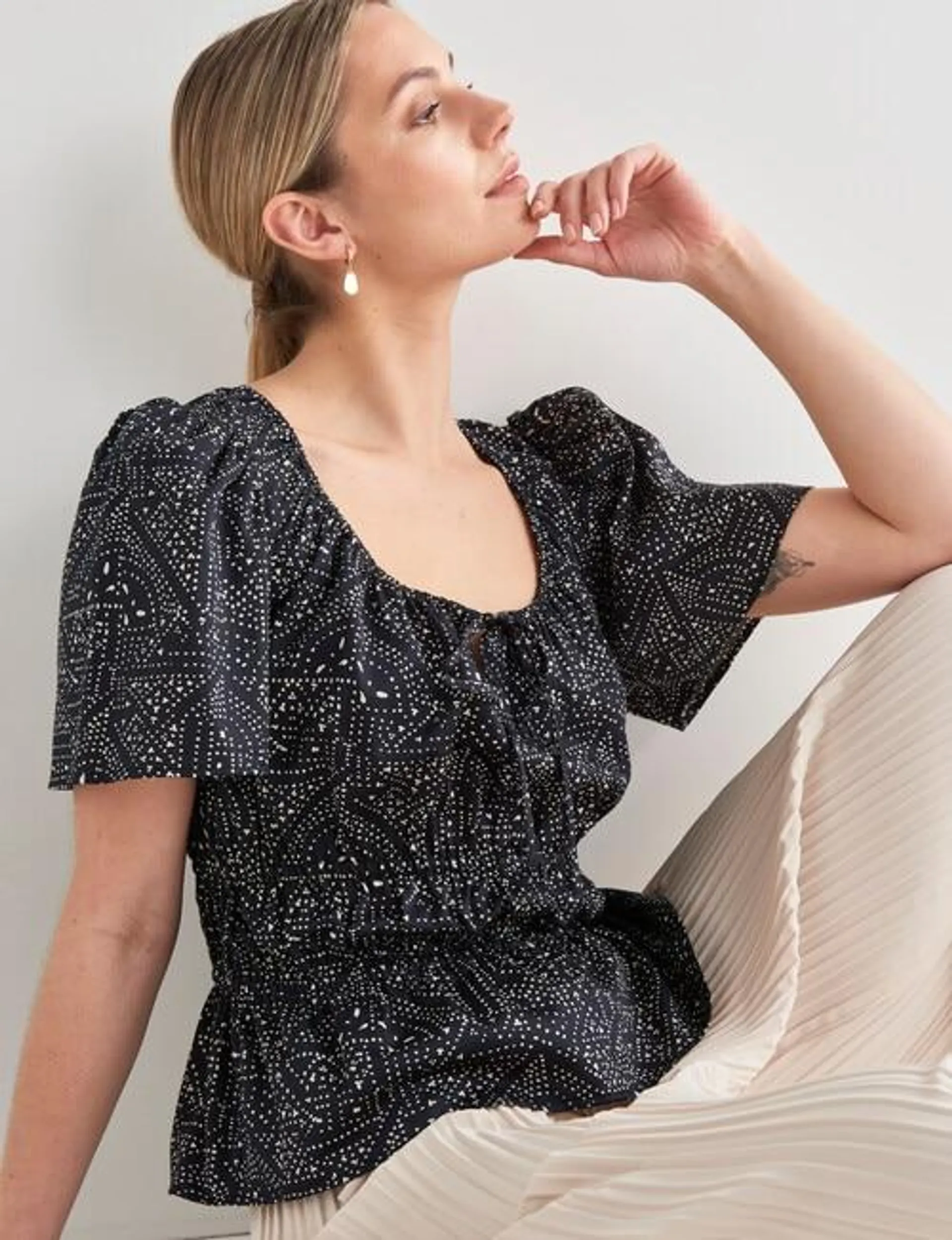 Mineral Gia Woven Top, Black Stone Print