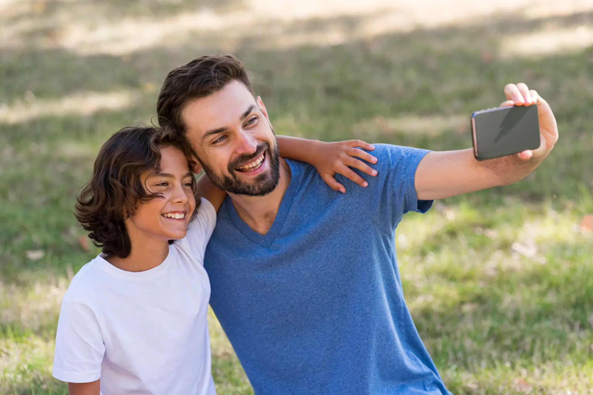 Un père à la page ? Surprenez-le avec ces articles tendance pour la fête des pères.