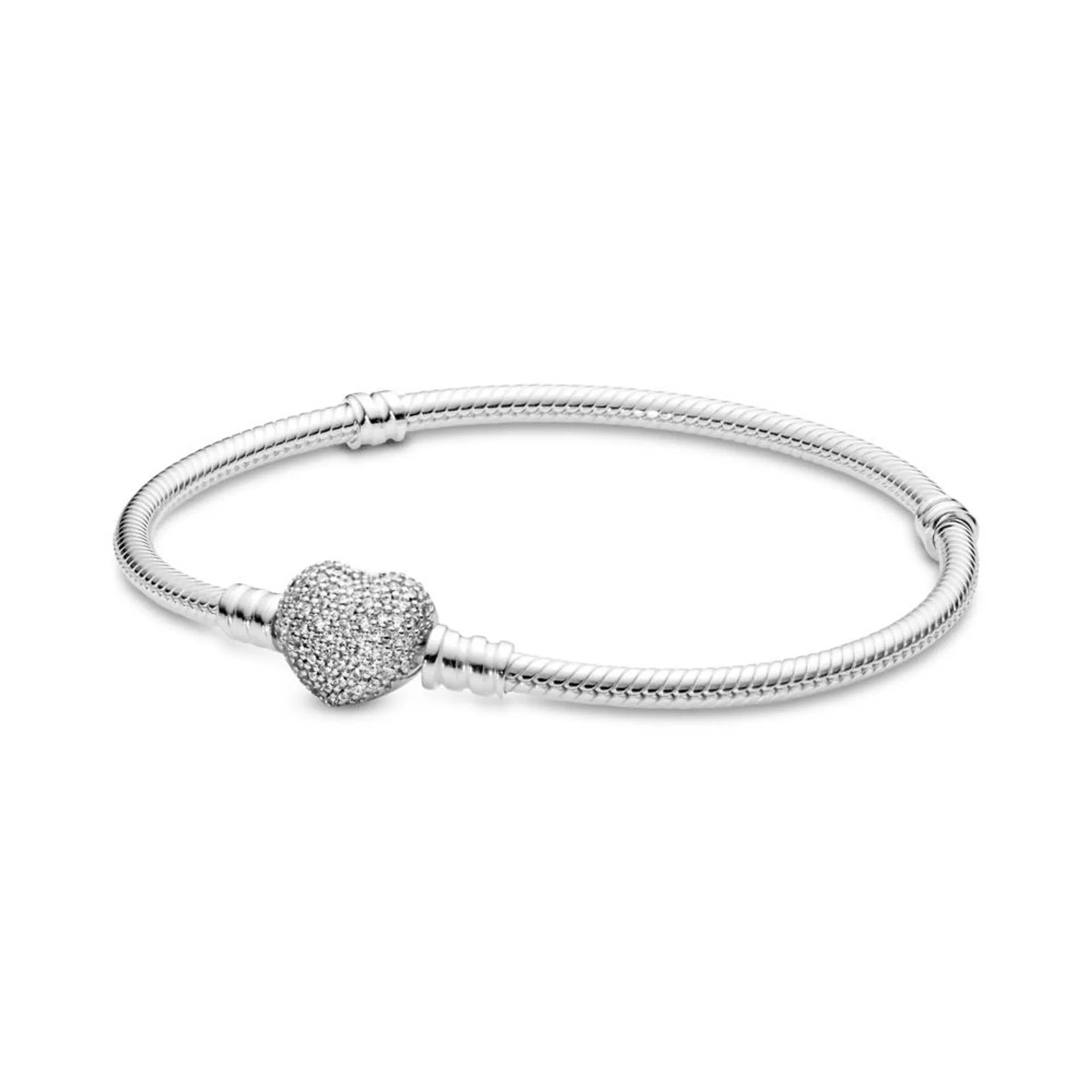 Brazalete Pandora Moments cadena de serpiente con broche de corazón centelleante