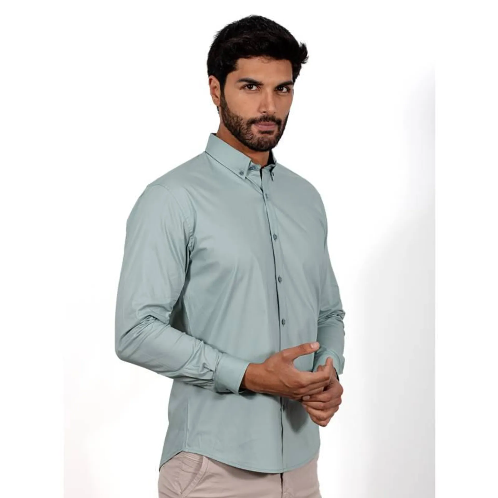 CAMISA COLOR ENTERO MODERN FIT MANGA LARGA HOMBRE ISAGUE