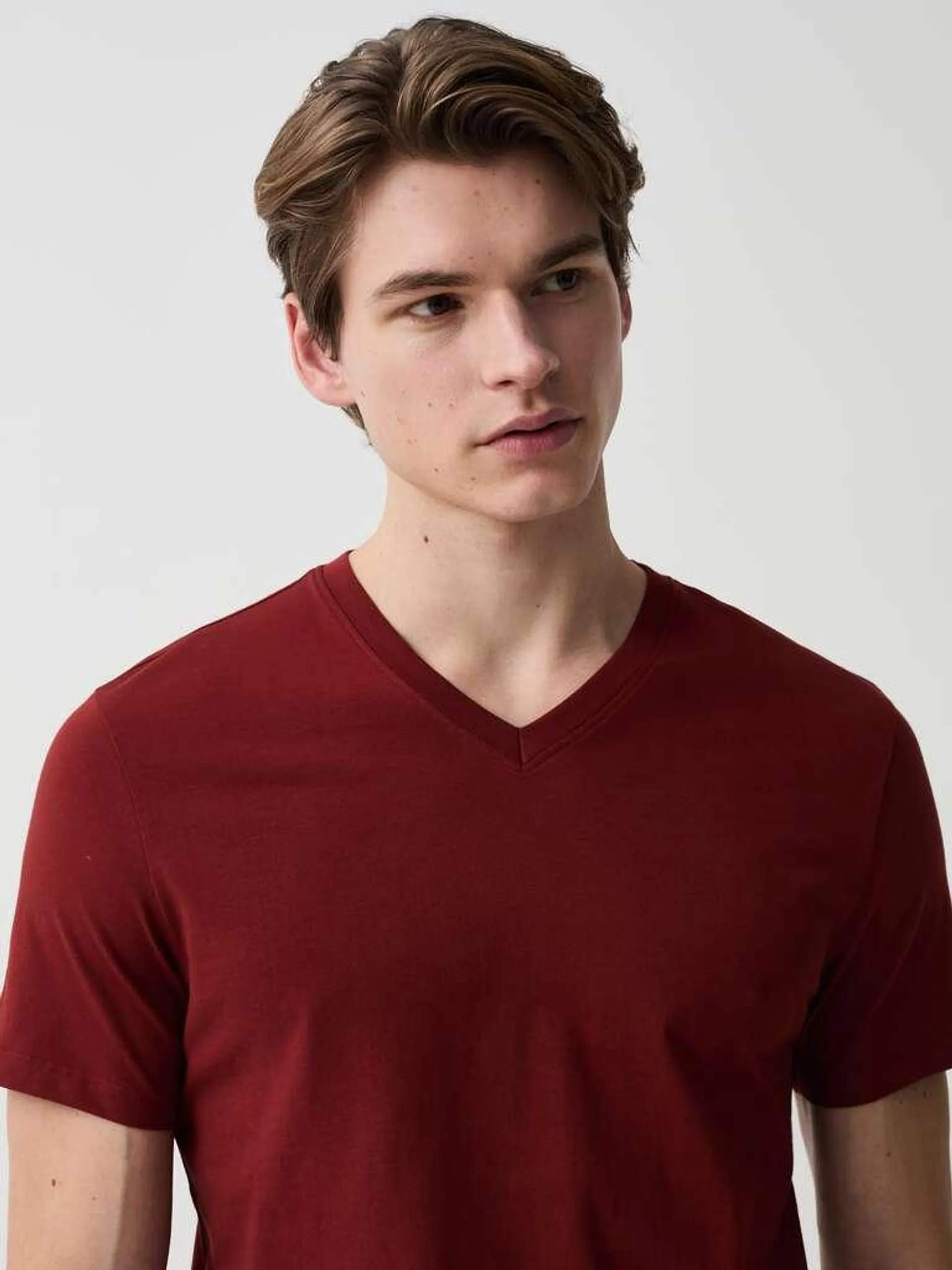 Claret Red Organic cotton T-shirt with V neck