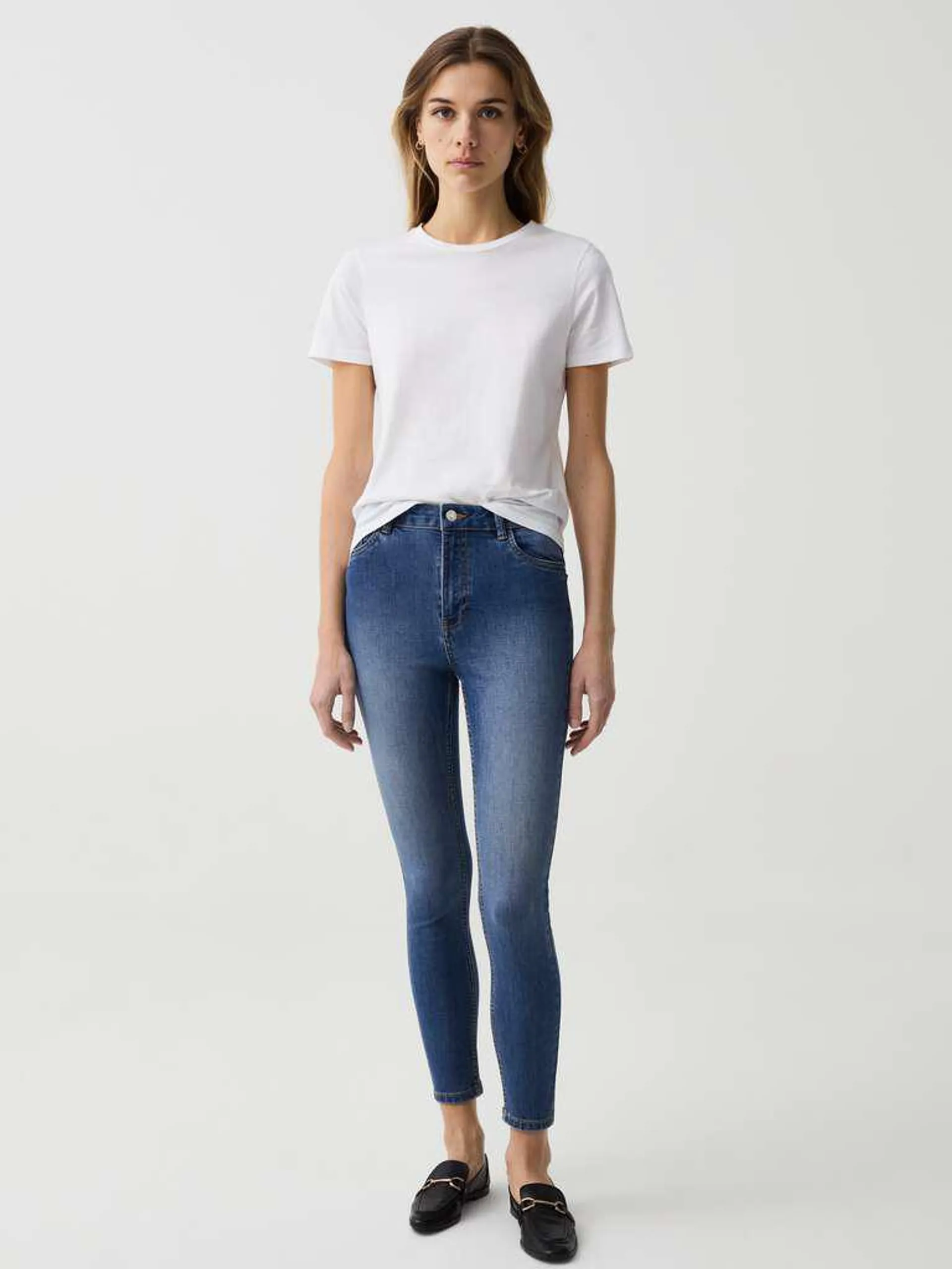 Medium Wash Skinny-fit crop jeans