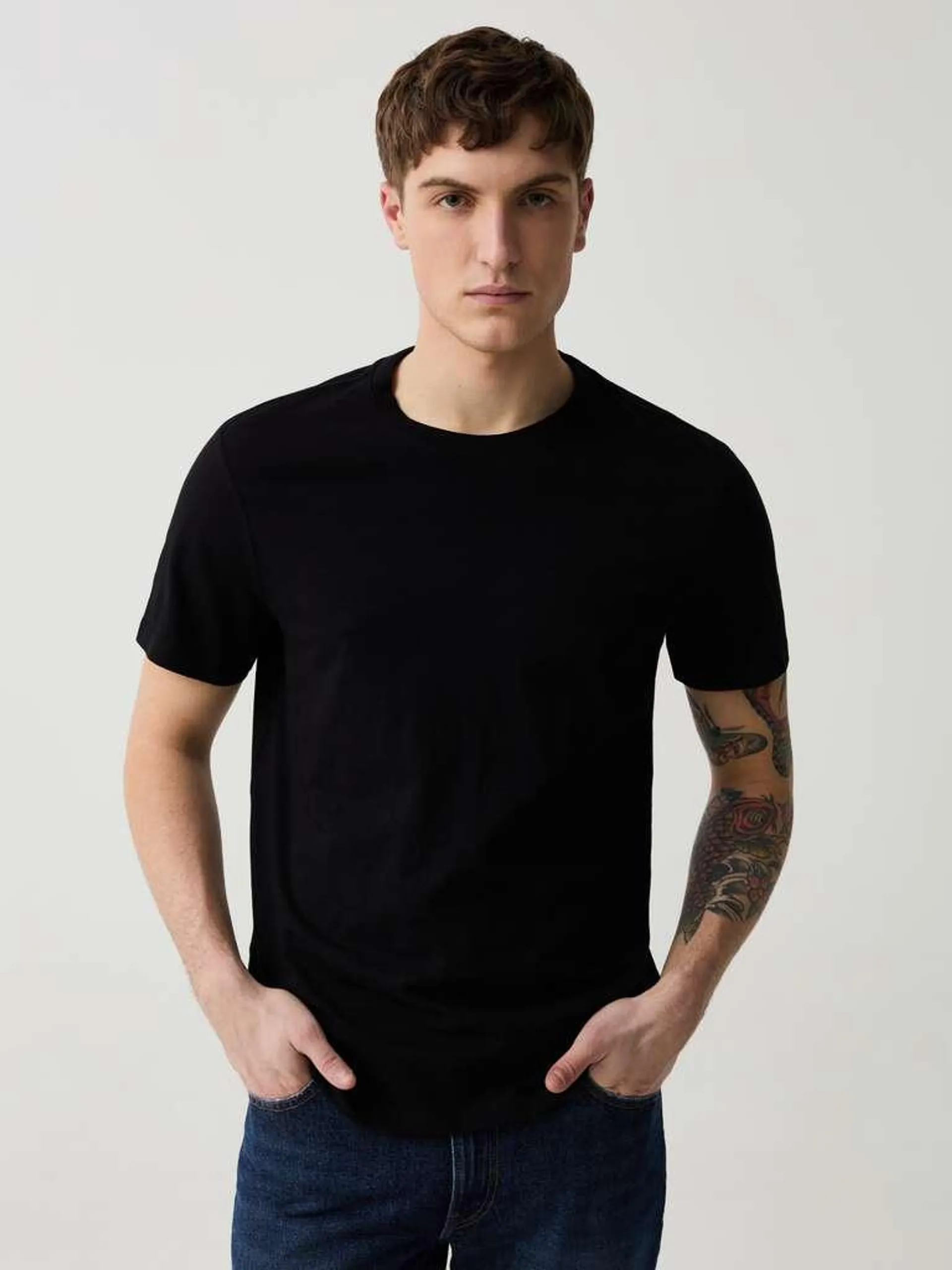 Black Round-neck T-shirt in jersey slub