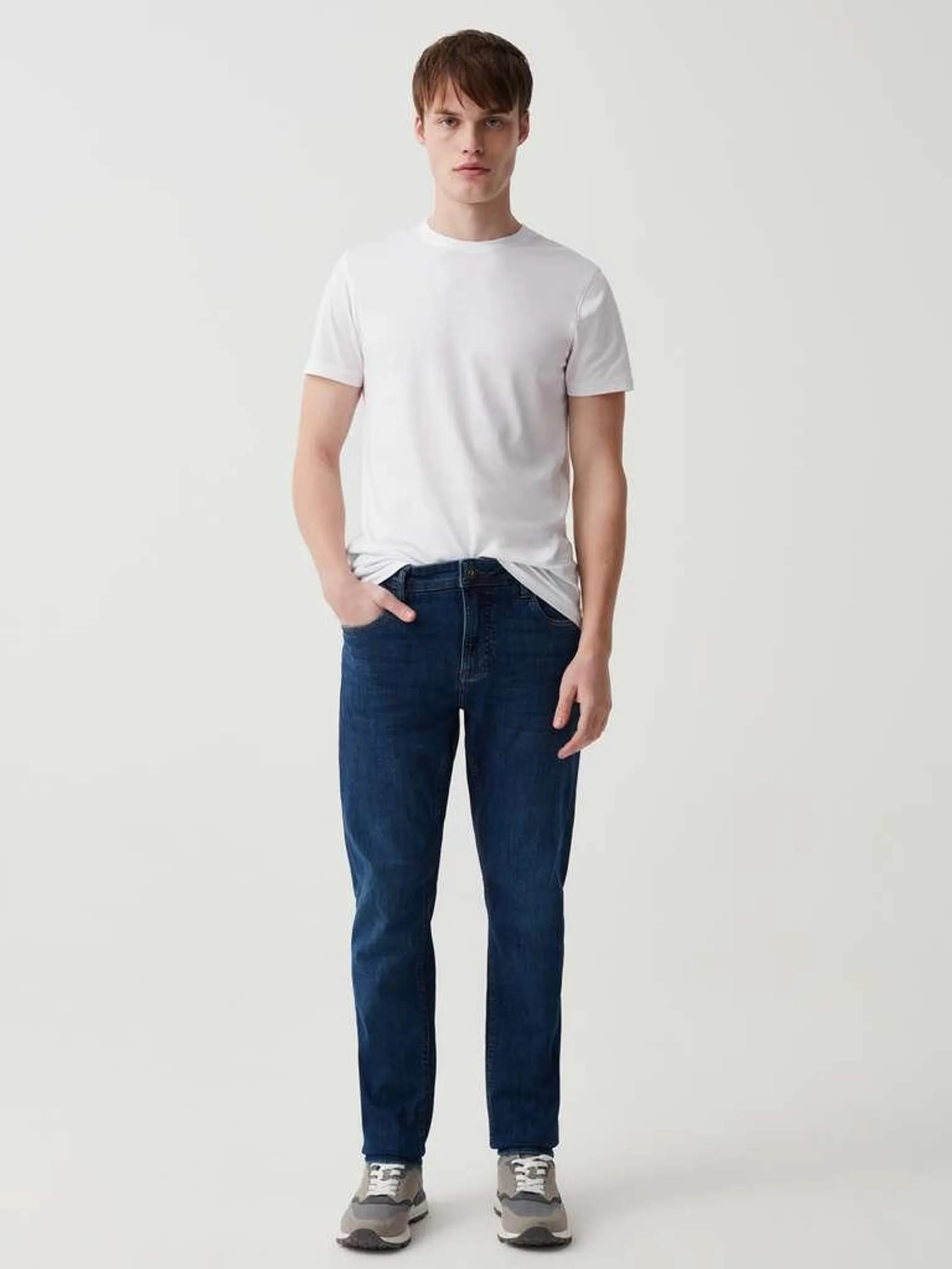 Medium Wash Skinny-fit stretch jeans with five pockets