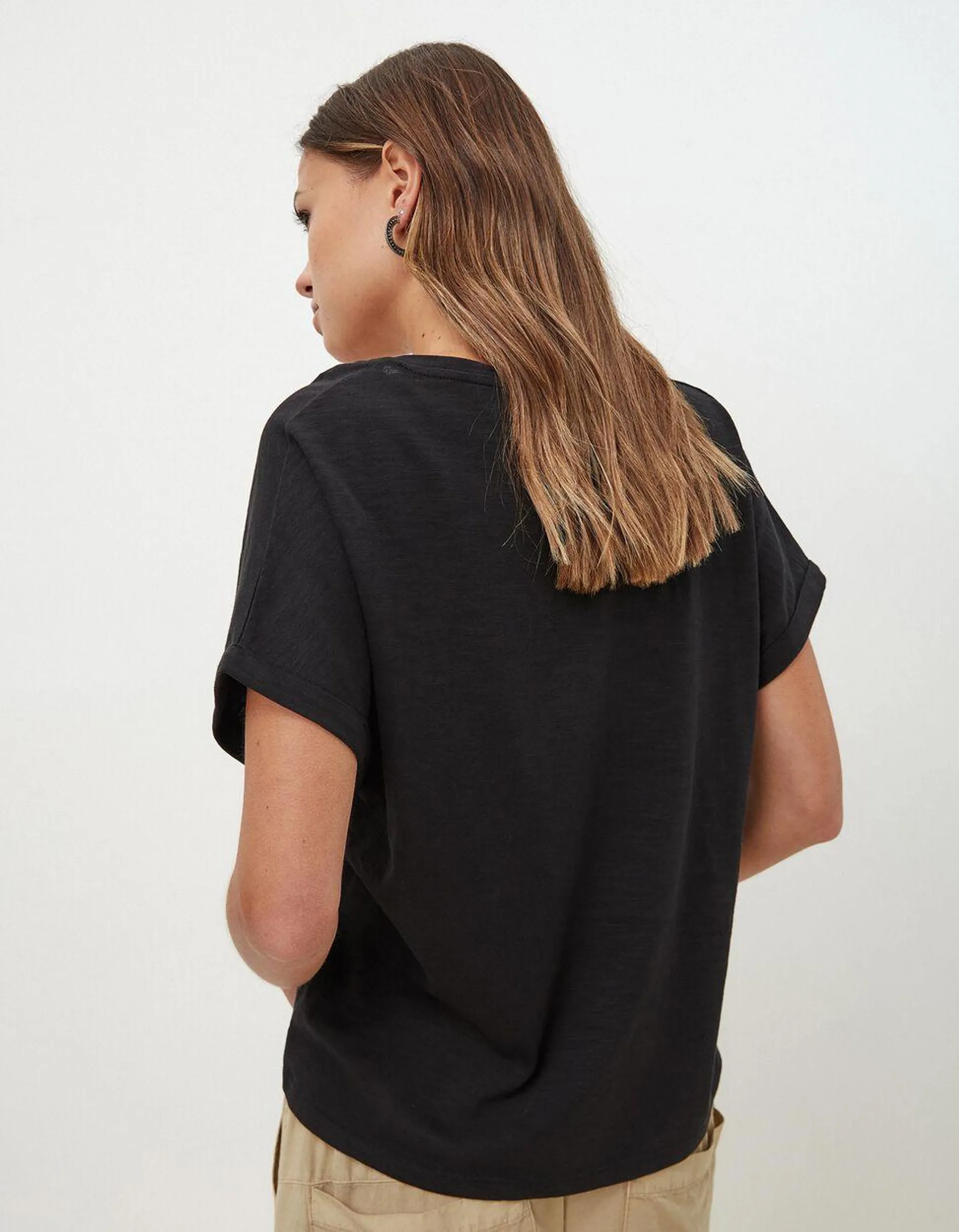 T-shirt Slub Decote em V, Mulher, Preto