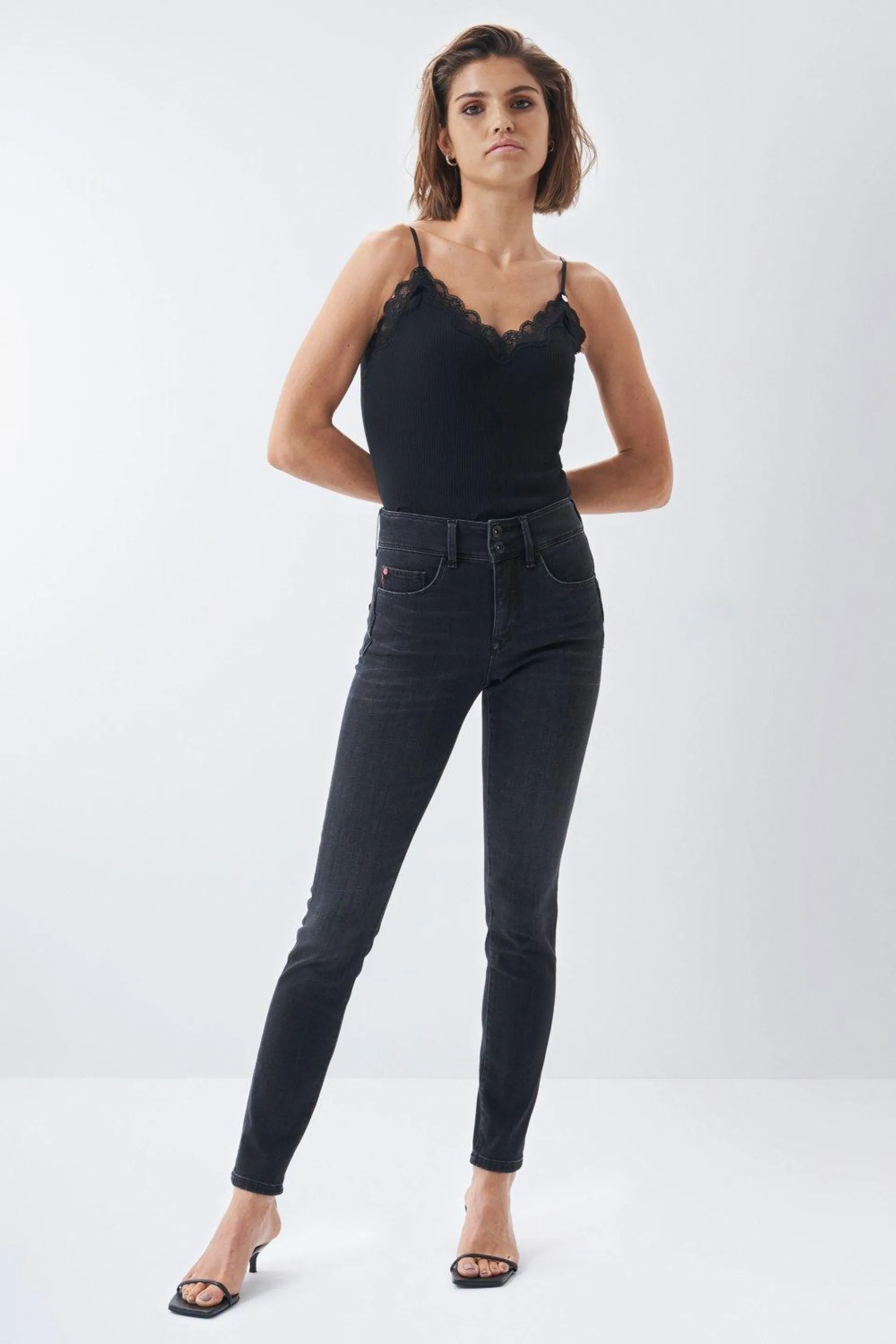 JEANS SECRET PUSH IN SKINNY ESCURO