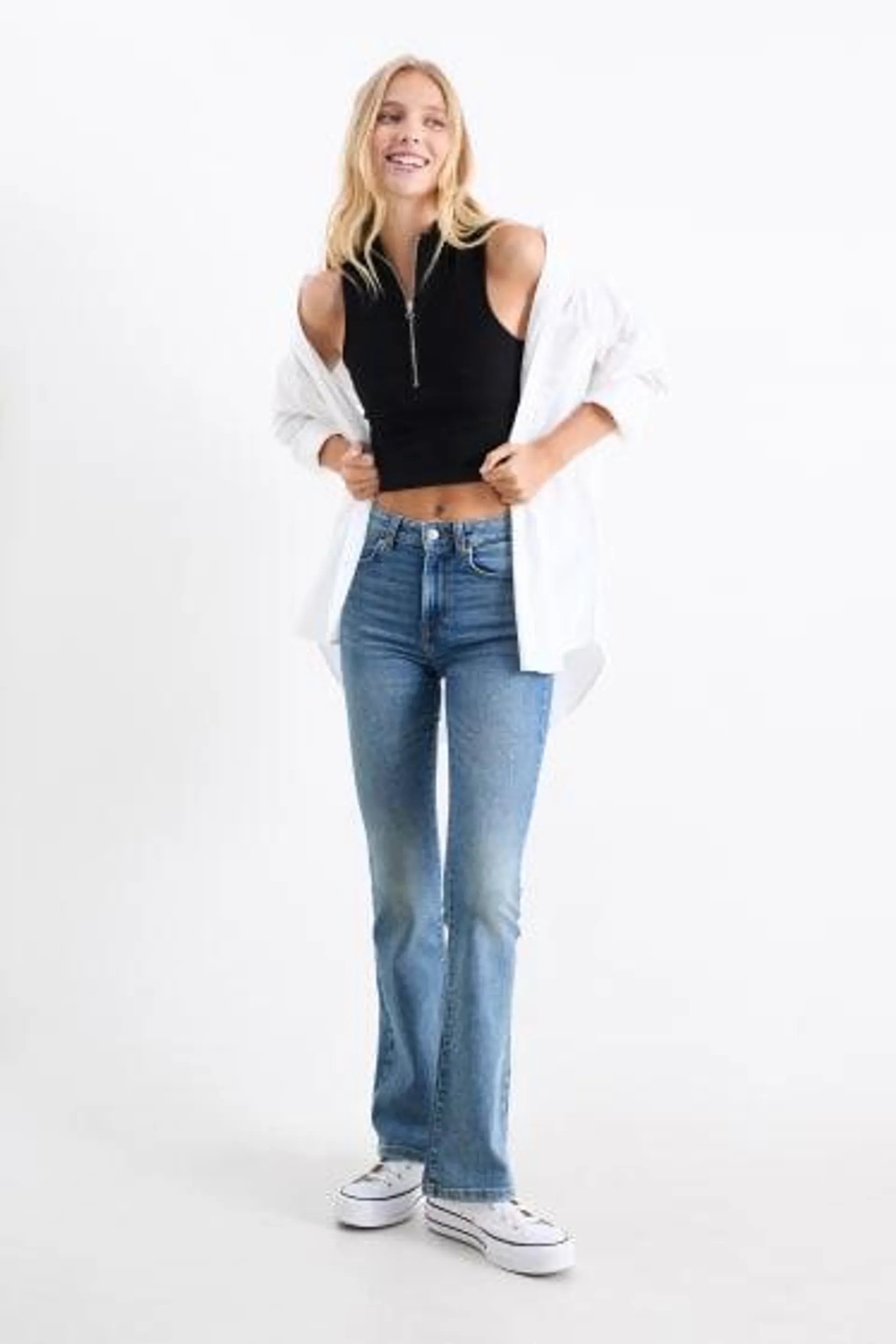 Flared jeans - mid-rise waist - LYCRA®