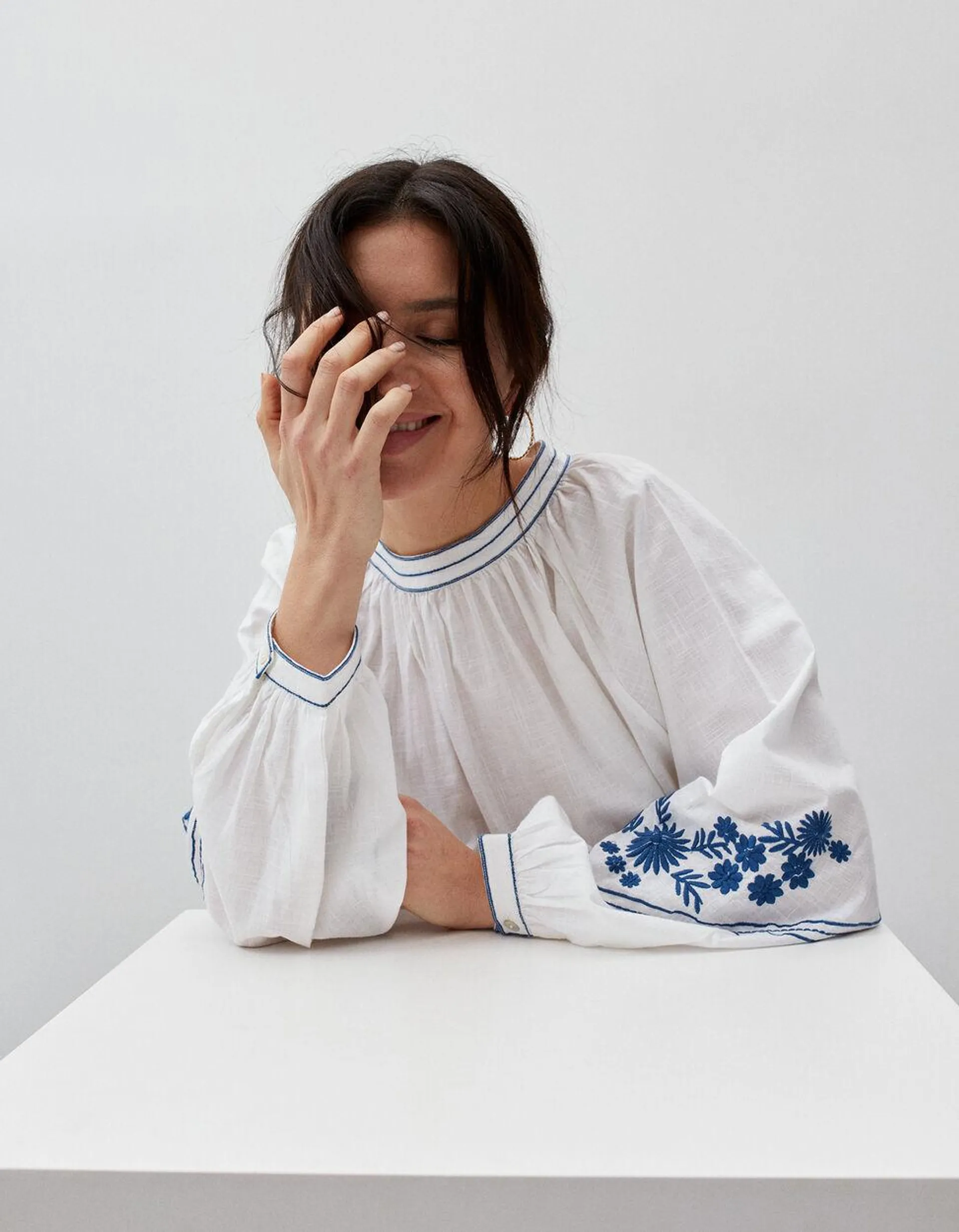 Blusa de Manga Comprida Bordados, Mulher, Branco